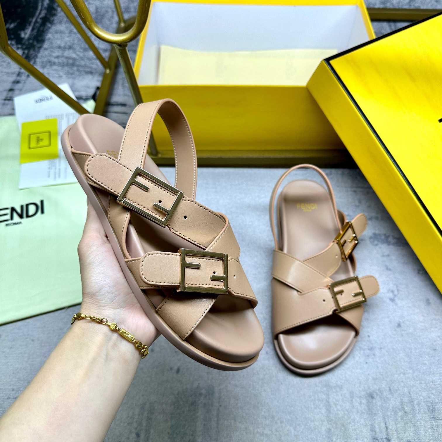 Fendi Feel Beige Leather Slides - DesignerGu