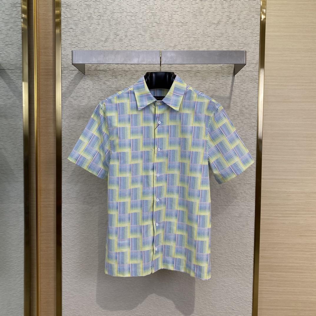 Louis Vuitton Graphic Printed Short-Sleeved Shirt    1AGTQG - DesignerGu