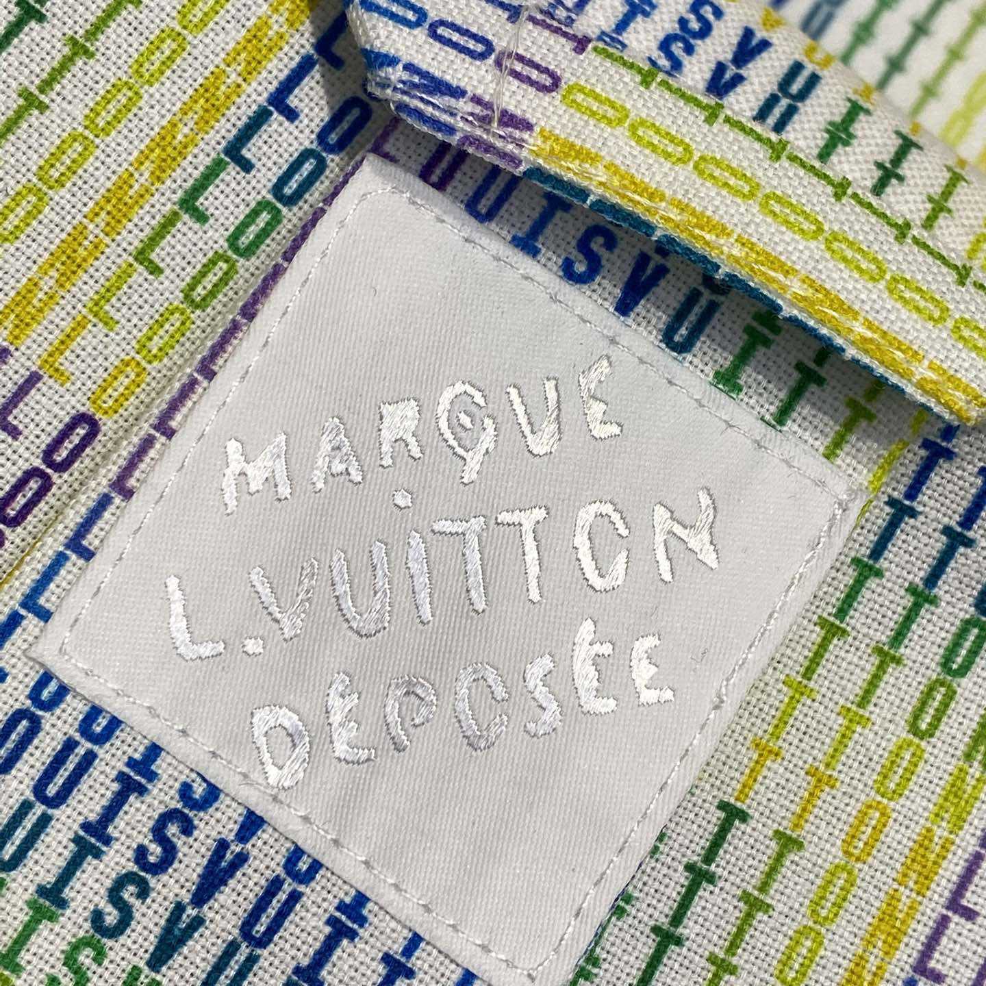 Louis Vuitton Graphic Printed Short-Sleeved Shirt    1AGTQG - DesignerGu