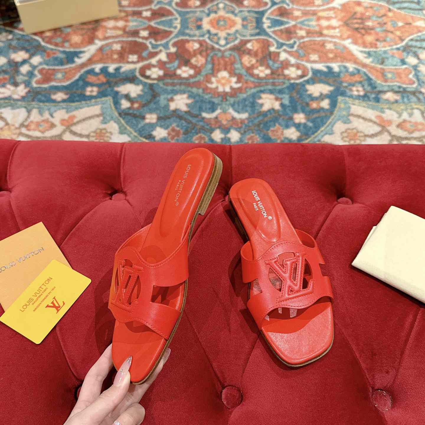 Louis Vuitton LV Isola Flat Mule - DesignerGu