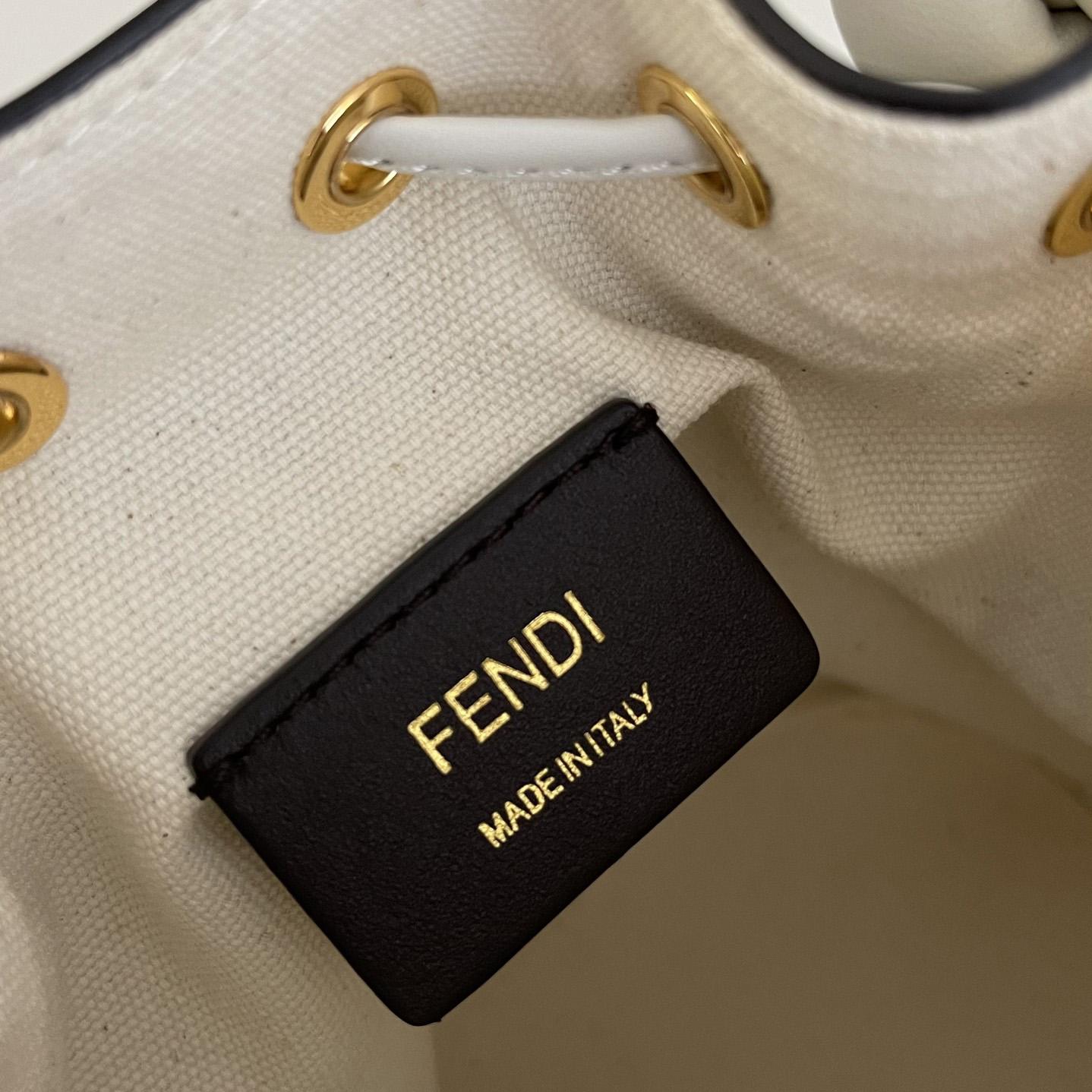 Fendi Bucket Bag (18-12-10cm) - DesignerGu