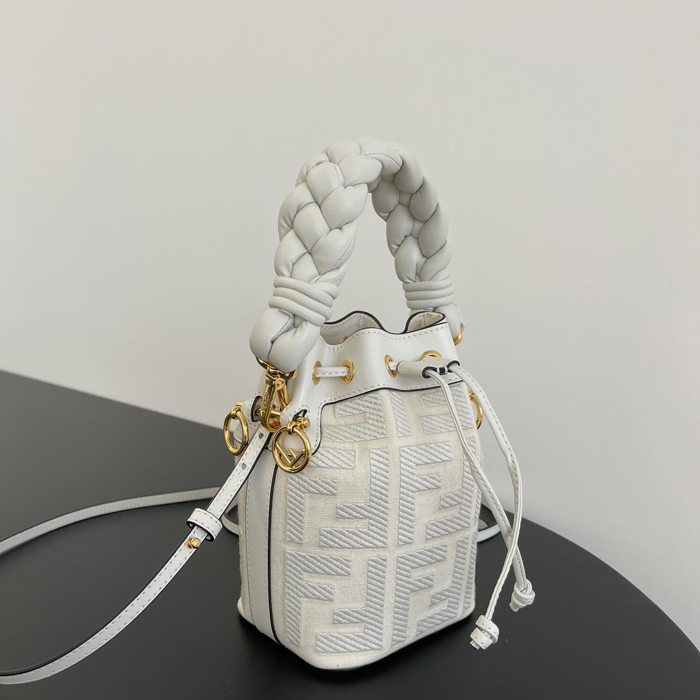 Fendi Bucket Bag (18-12-10cm) - DesignerGu