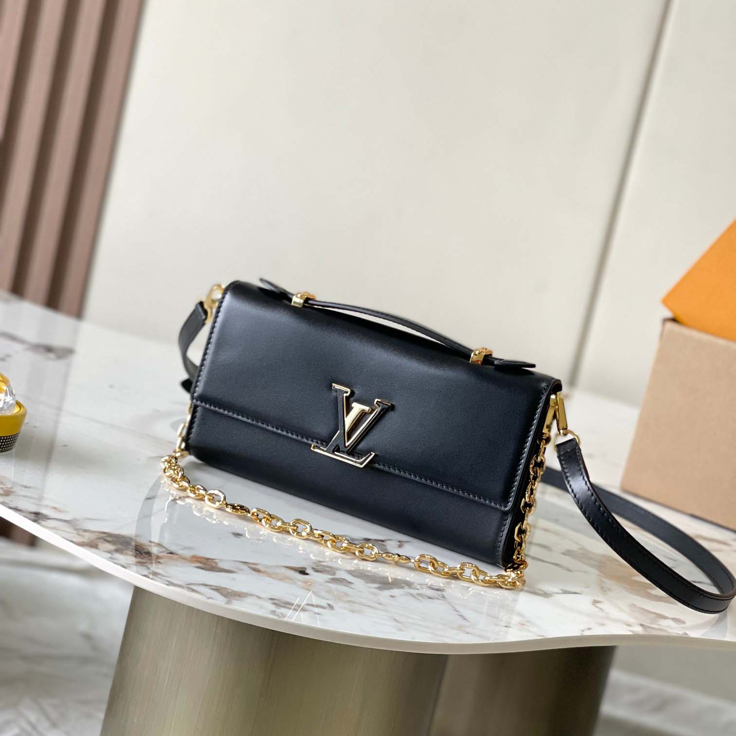 Louis Vuitton Wallet On Chain Capucines   M12143 - DesignerGu