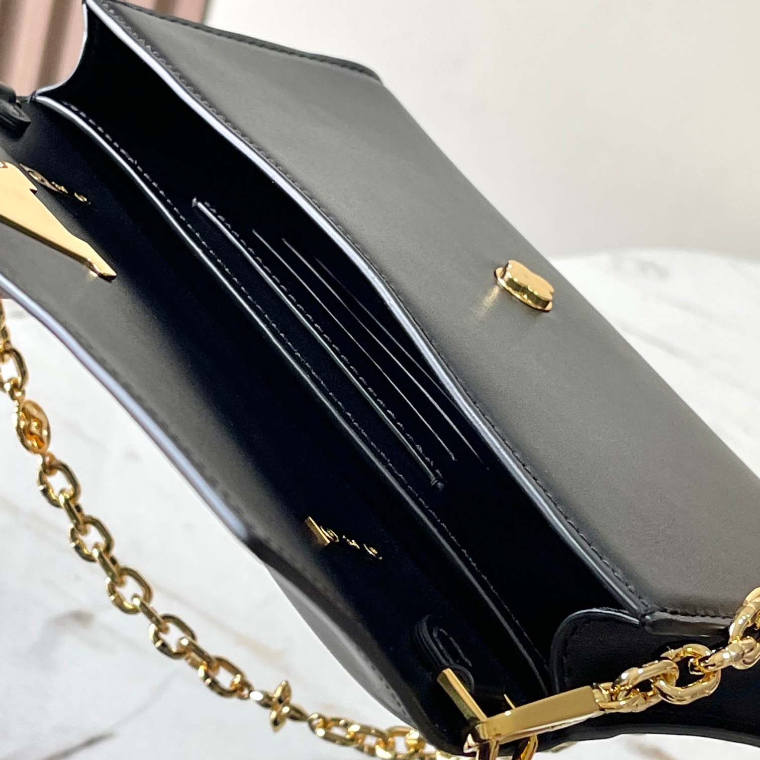 Louis Vuitton Wallet On Chain Capucines   M12143 - DesignerGu