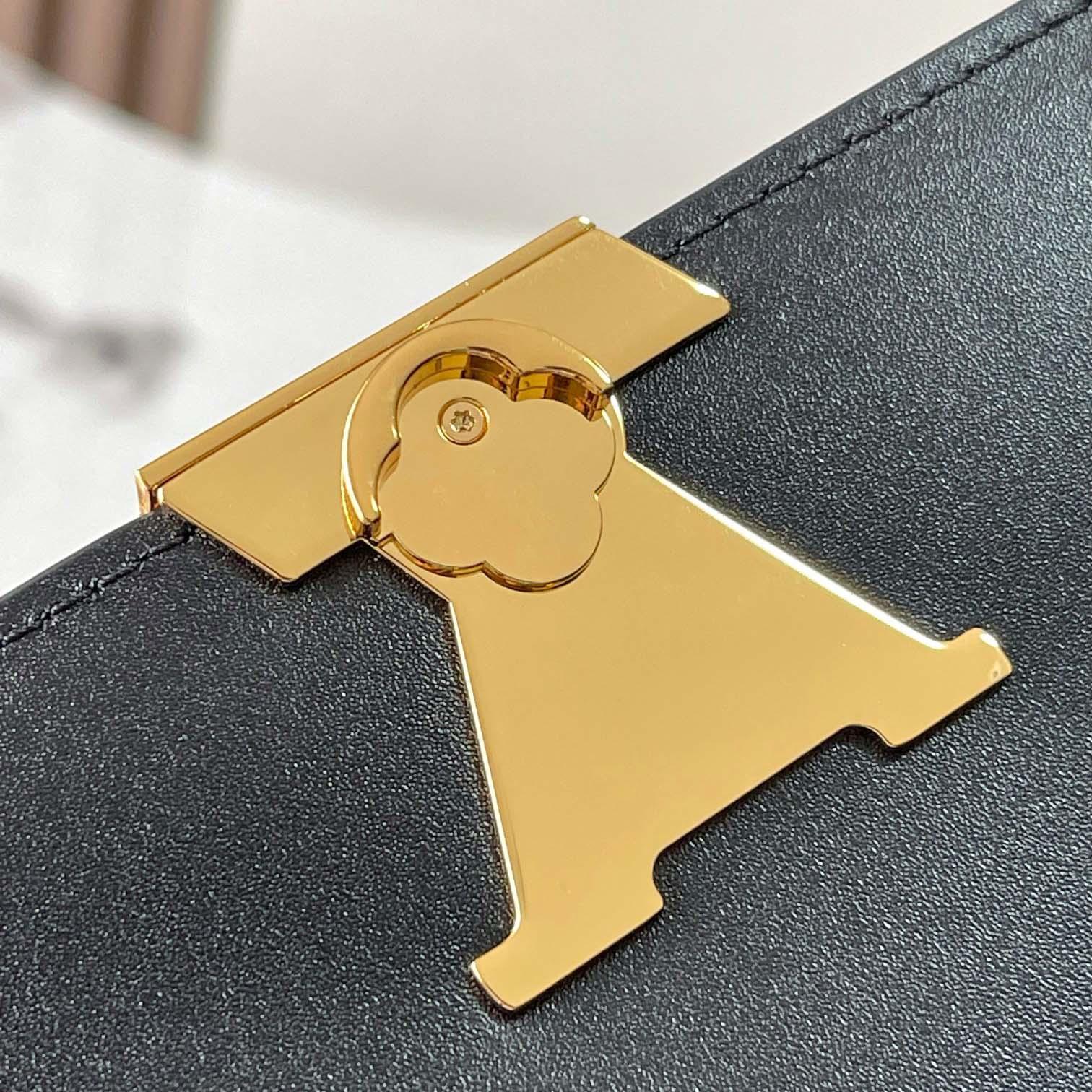 Louis Vuitton Wallet On Chain Capucines   M12143 - DesignerGu