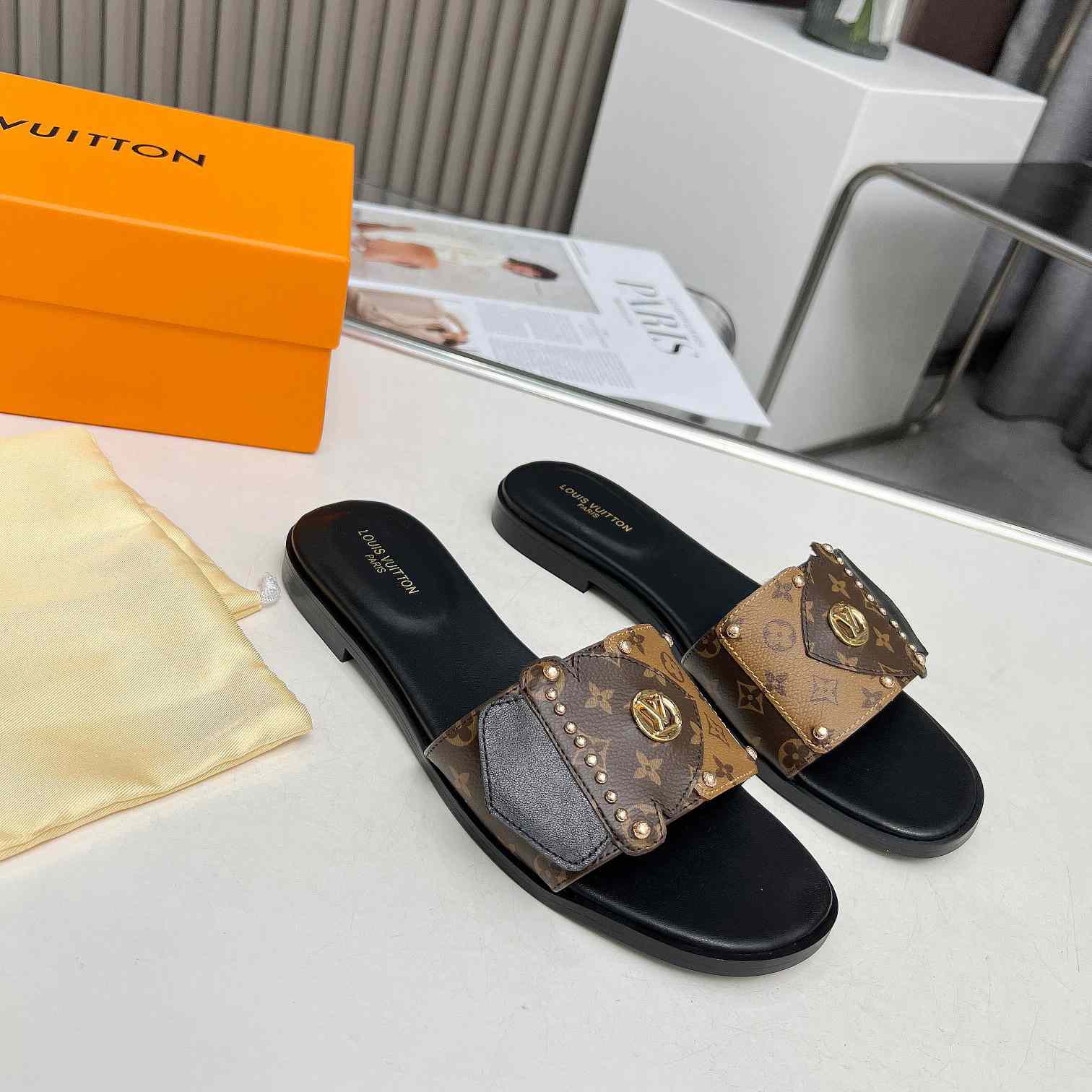 Louis Vuitton LV Frame Flat Mule   1ACXG7 - DesignerGu