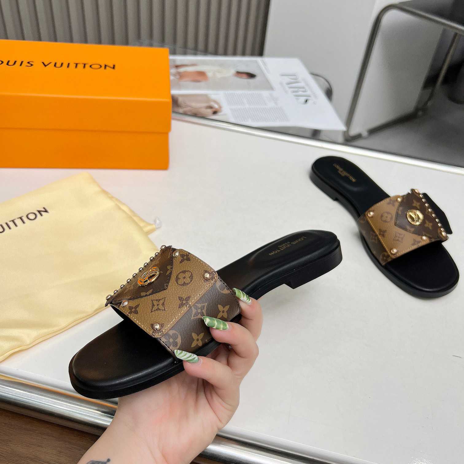 Louis Vuitton LV Frame Flat Mule   1ACXG7 - DesignerGu