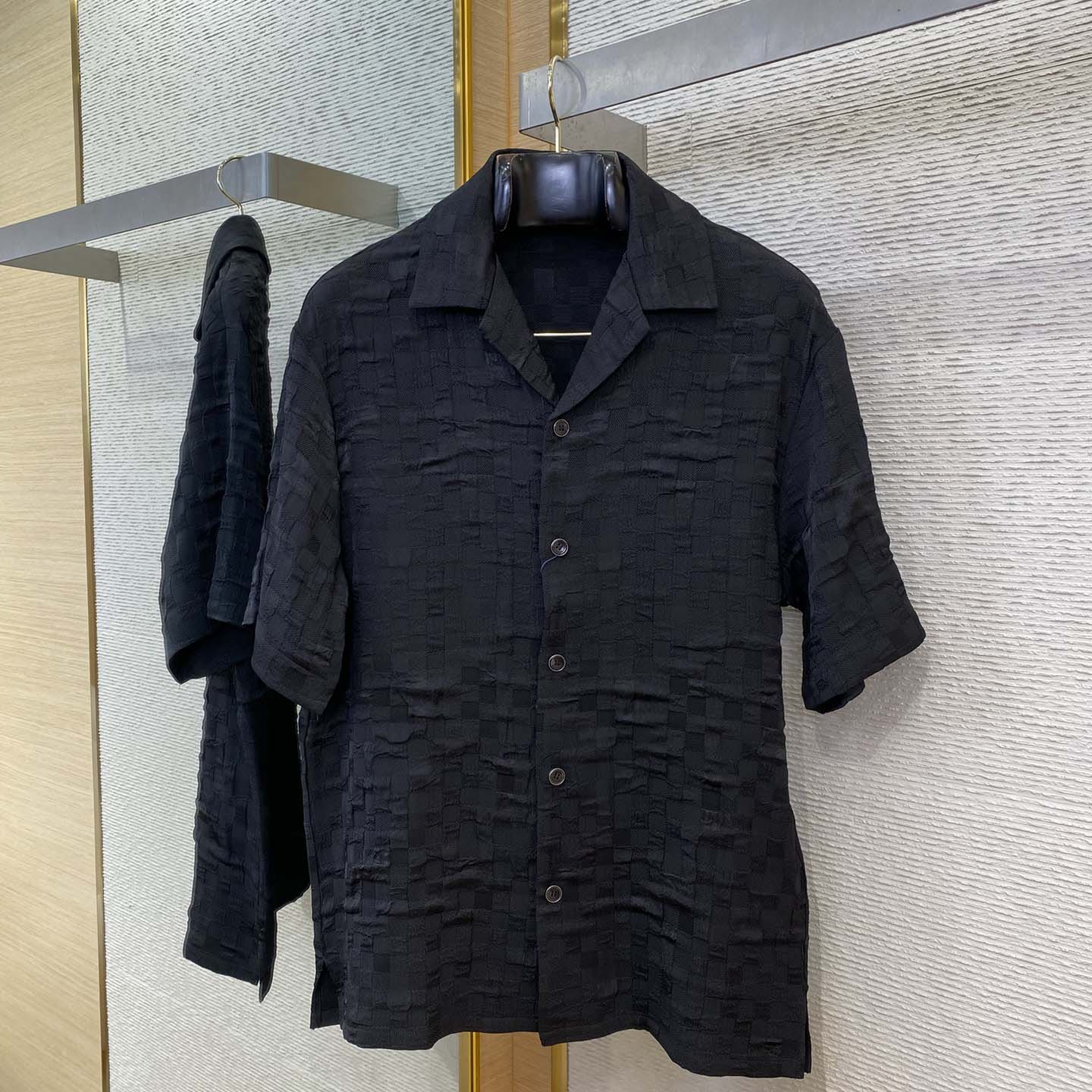 Louis Vuitton Graphic Jacquard Short-Sleeved Shirt  1AHCH7 - DesignerGu