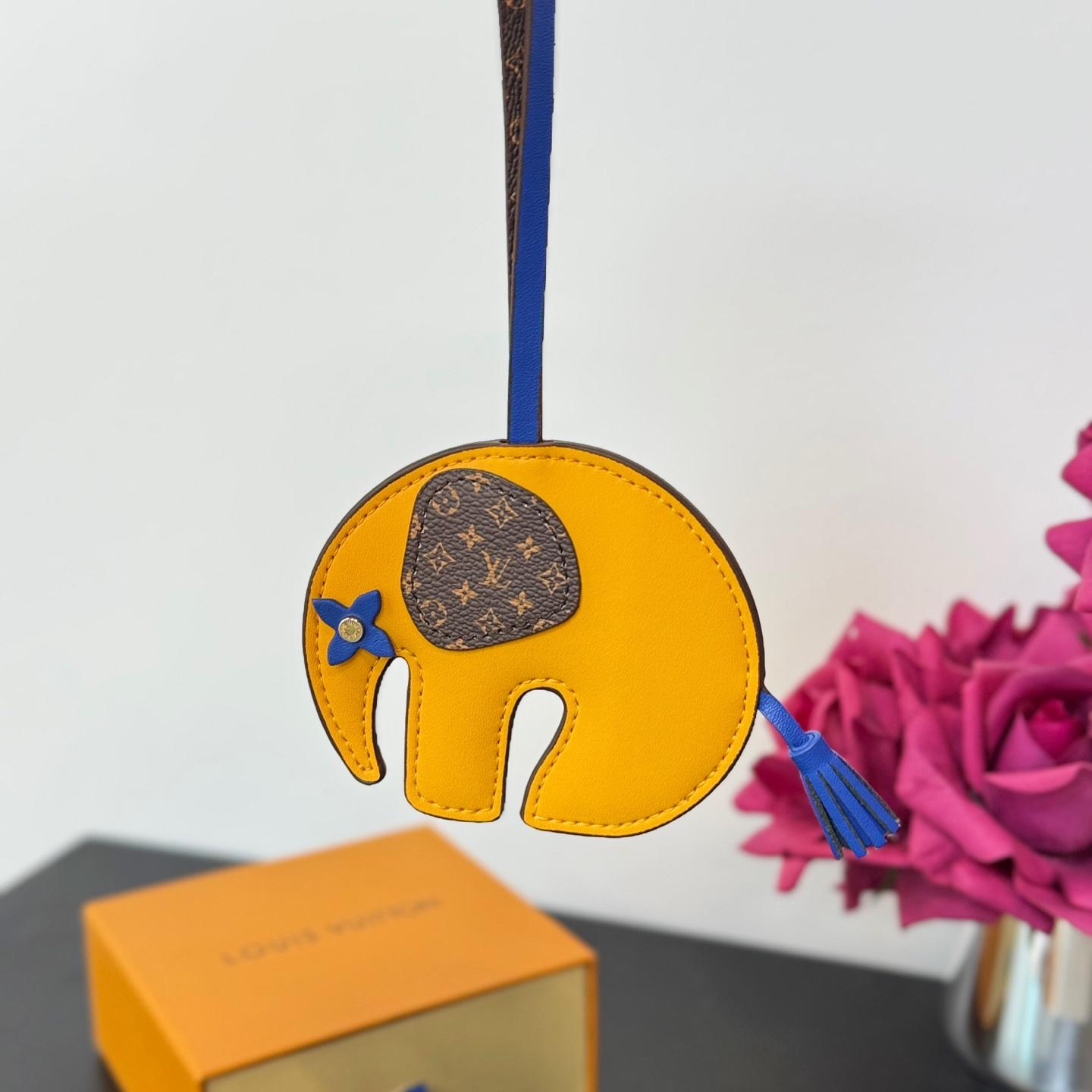 Louis Vuitton LV Elephant Bag Charm   M02325 - DesignerGu