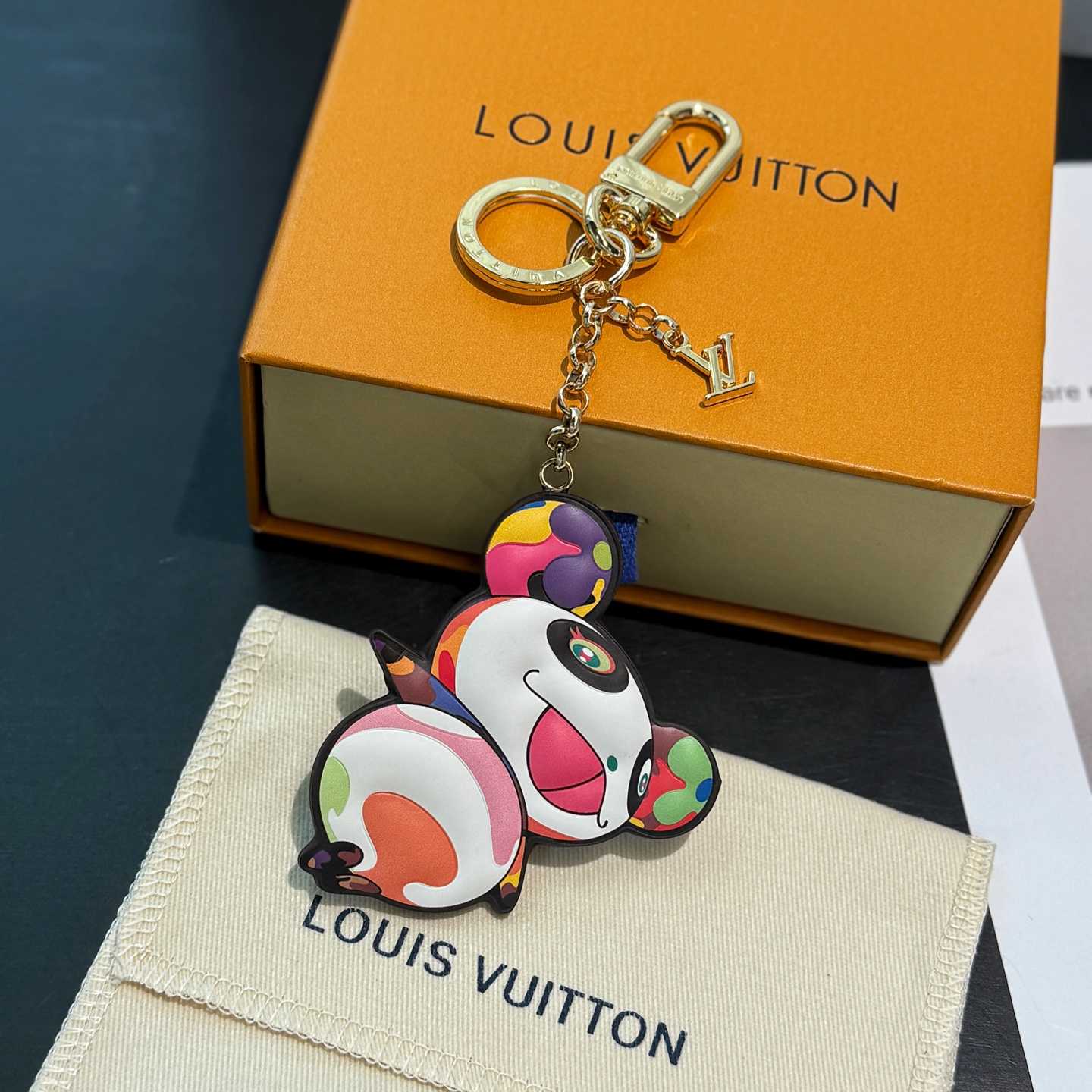 Louis Vuitton LV x TM Superflat Panda Key Holder   M02467 - DesignerGu