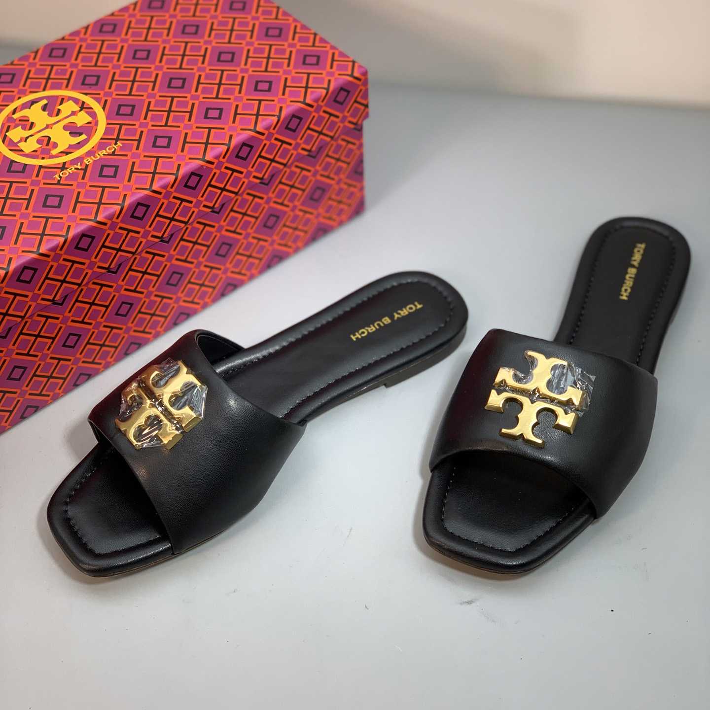 Tory Burch Eleanor Slide Sandal - DesignerGu