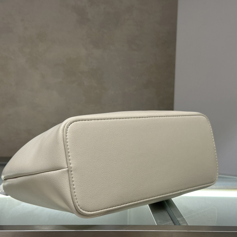 Jacquemus The Calino (24*9.5*20cm) - DesignerGu