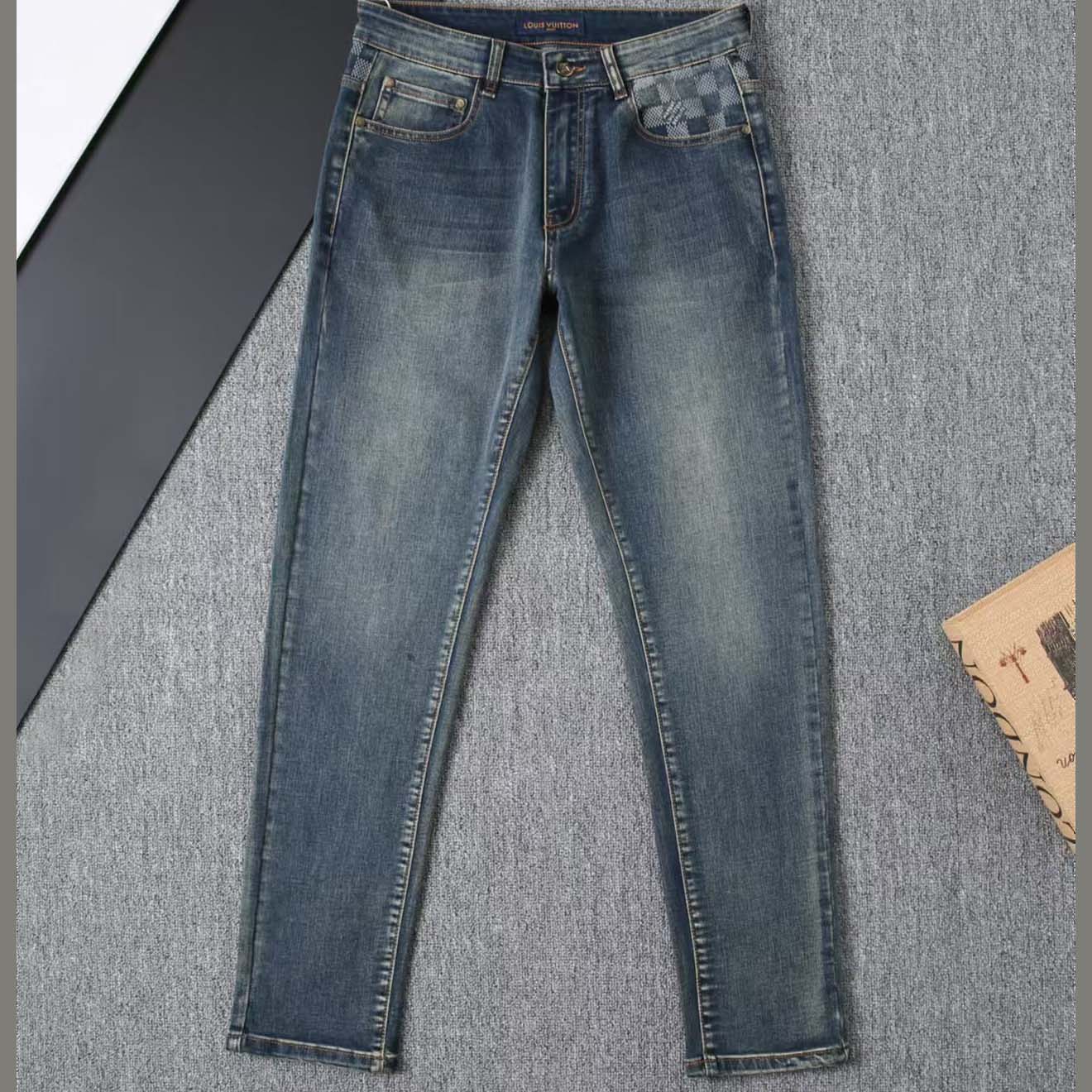 Louis Vuitton Jeans - DesignerGu