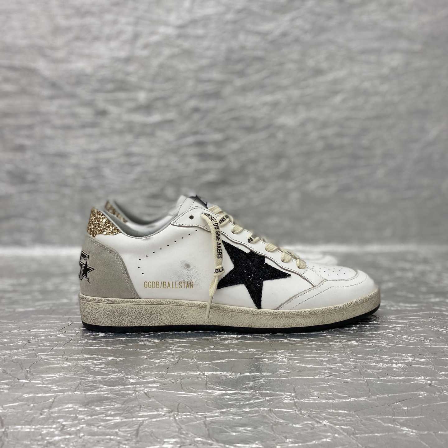 Golden Goose Sneakers - DesignerGu