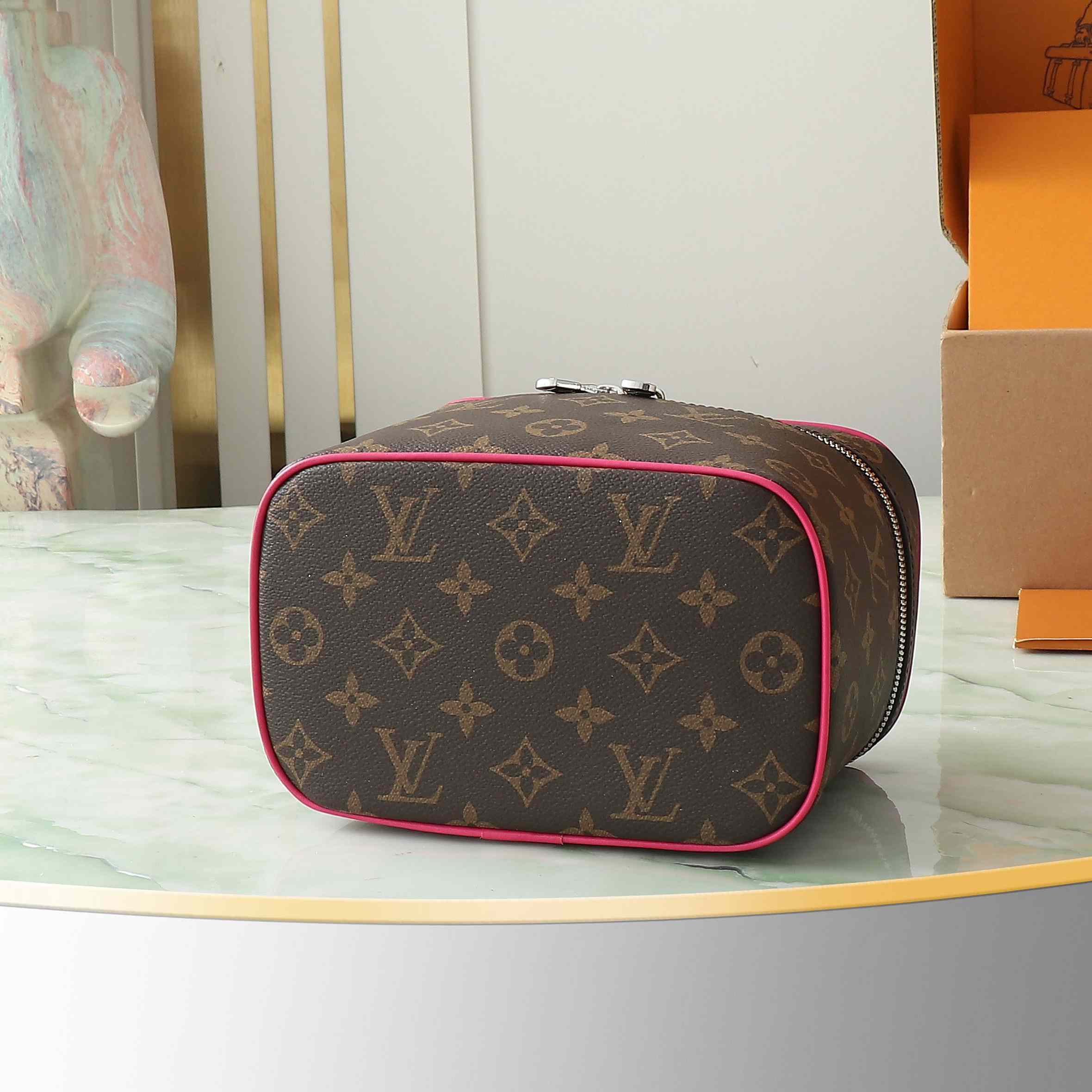 Louis Vuitton Nice Mini  M12650 - DesignerGu