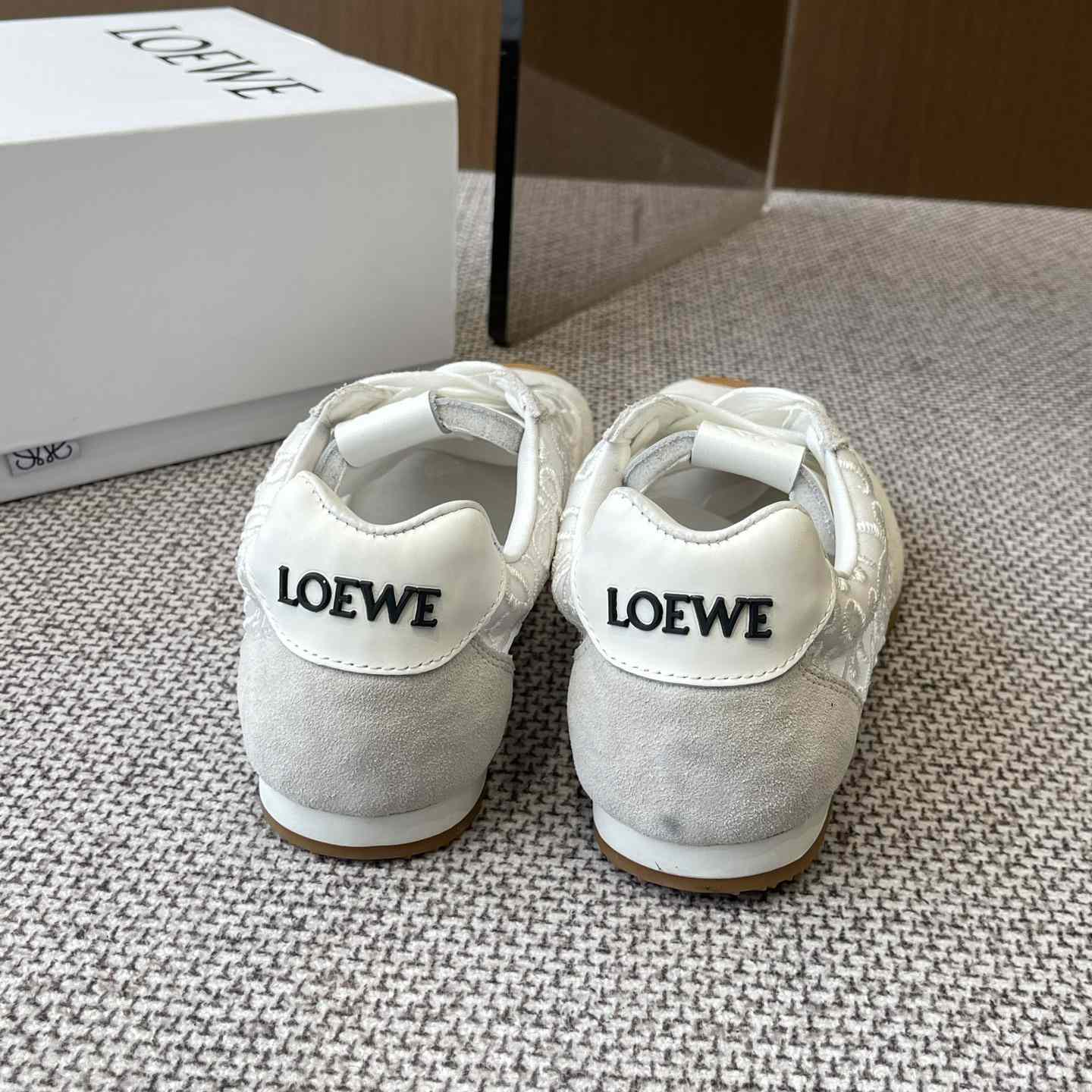 Loewe Runner  - DesignerGu