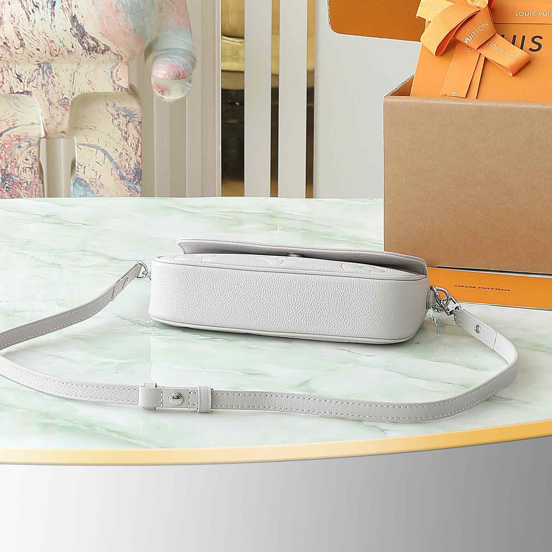 Louis Vuitton Wallet on Chain Ivy    M14225 - DesignerGu