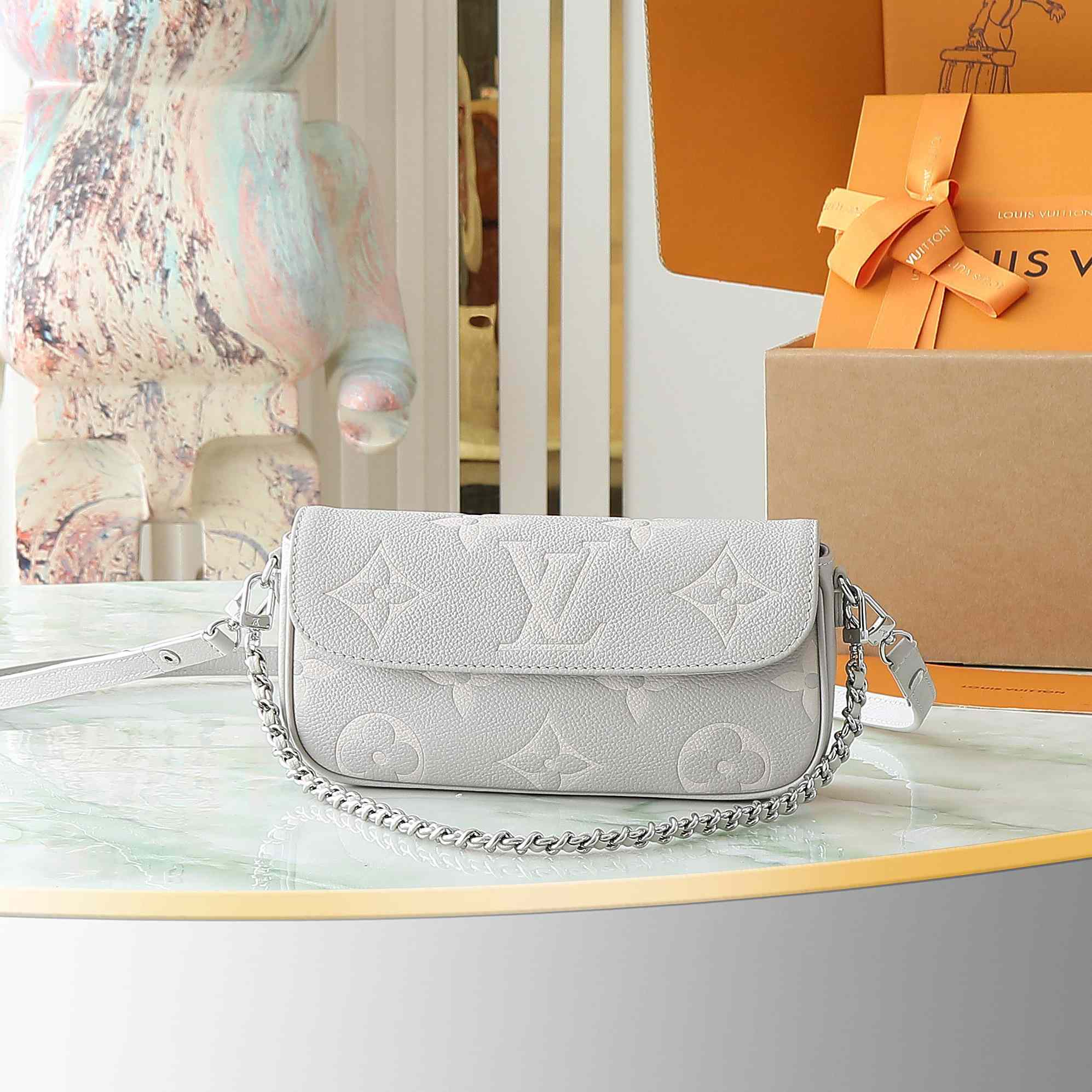 Louis Vuitton Wallet on Chain Ivy    M14225 - DesignerGu