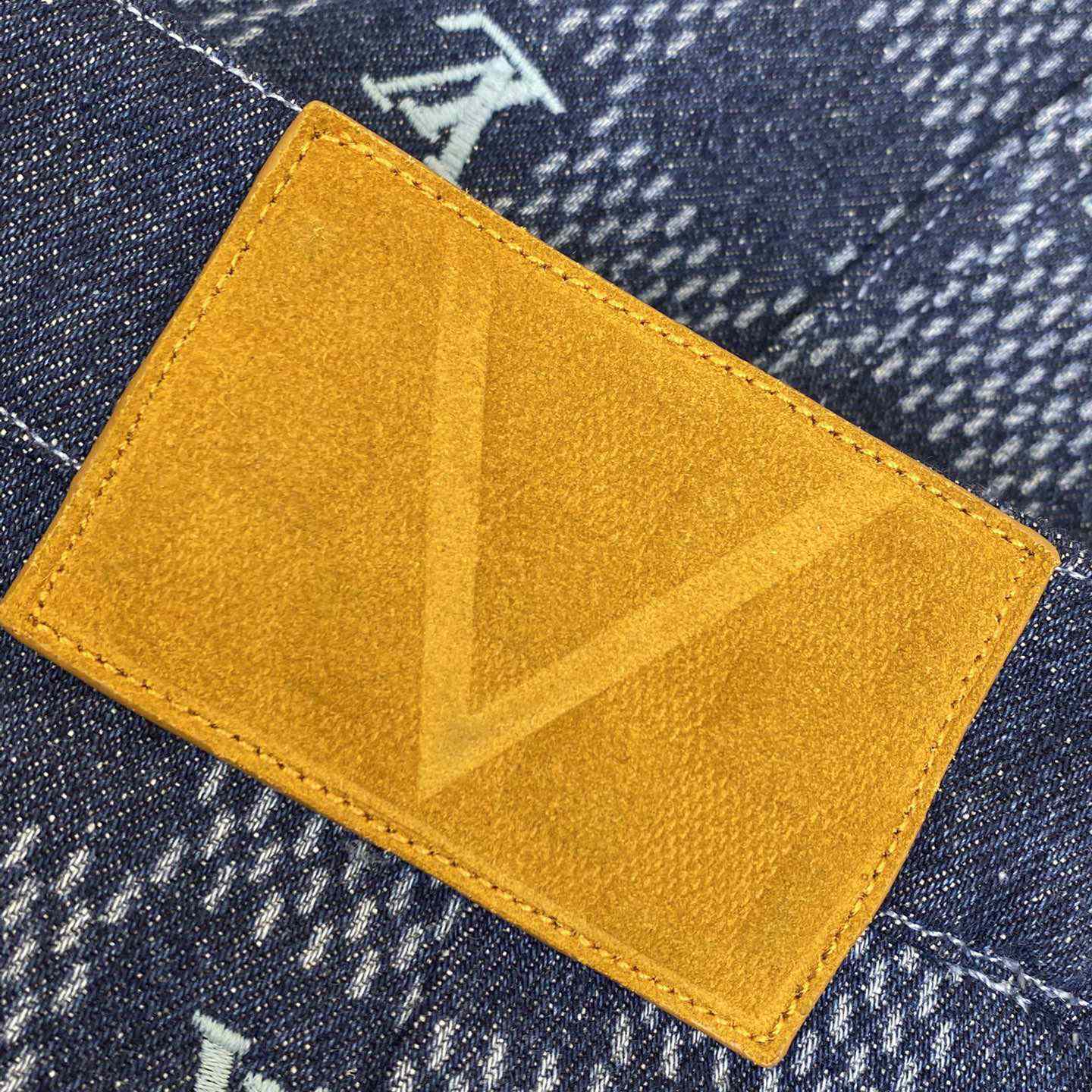 Louis Vuitton Embroidered Damier Denim Shorts  1AFVO5 - DesignerGu