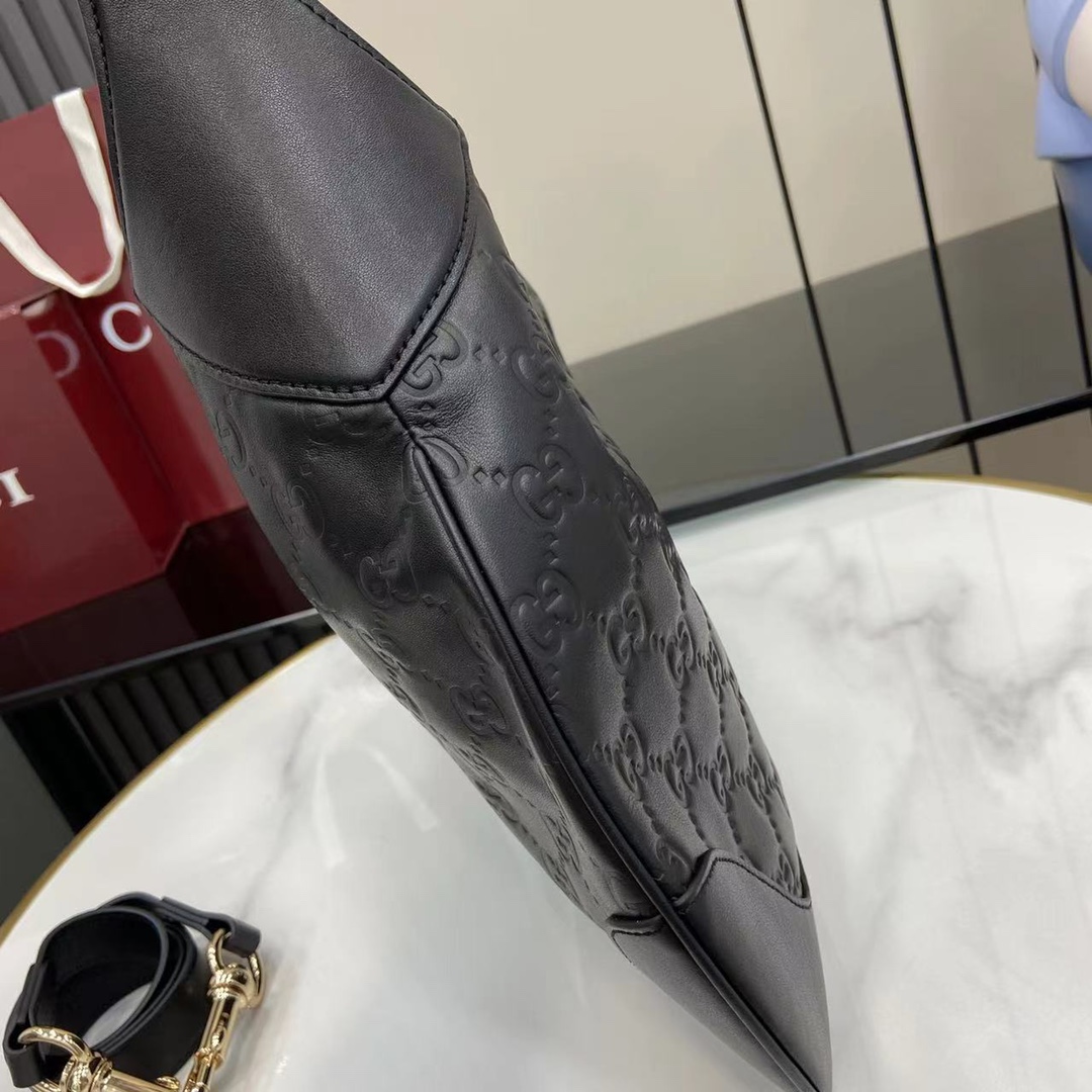 Gucci B Medium Shoulder Bag - DesignerGu