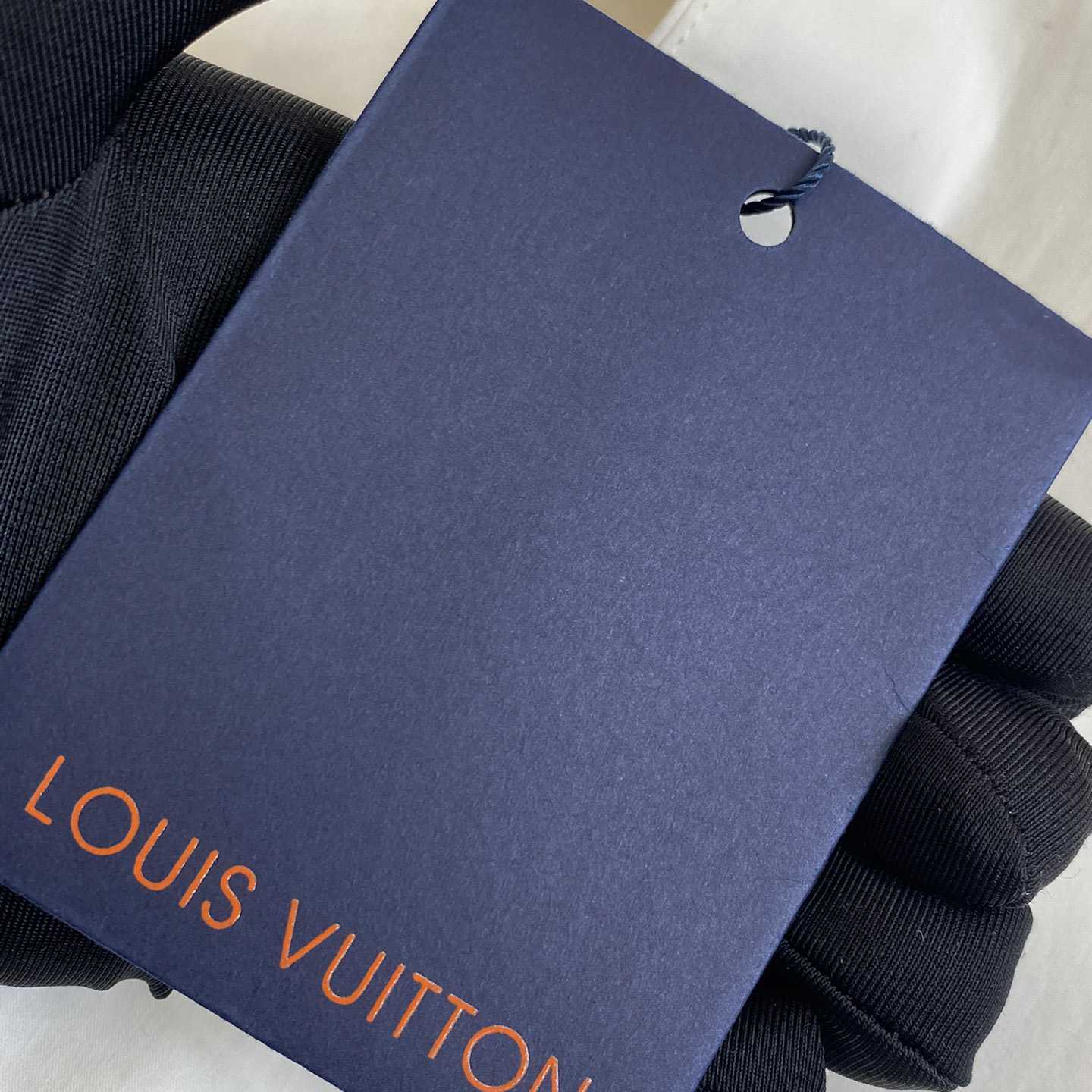 Louis Vuitton Embellished Open Collar Long-Sleeved Shirt   1AFVQQ - DesignerGu