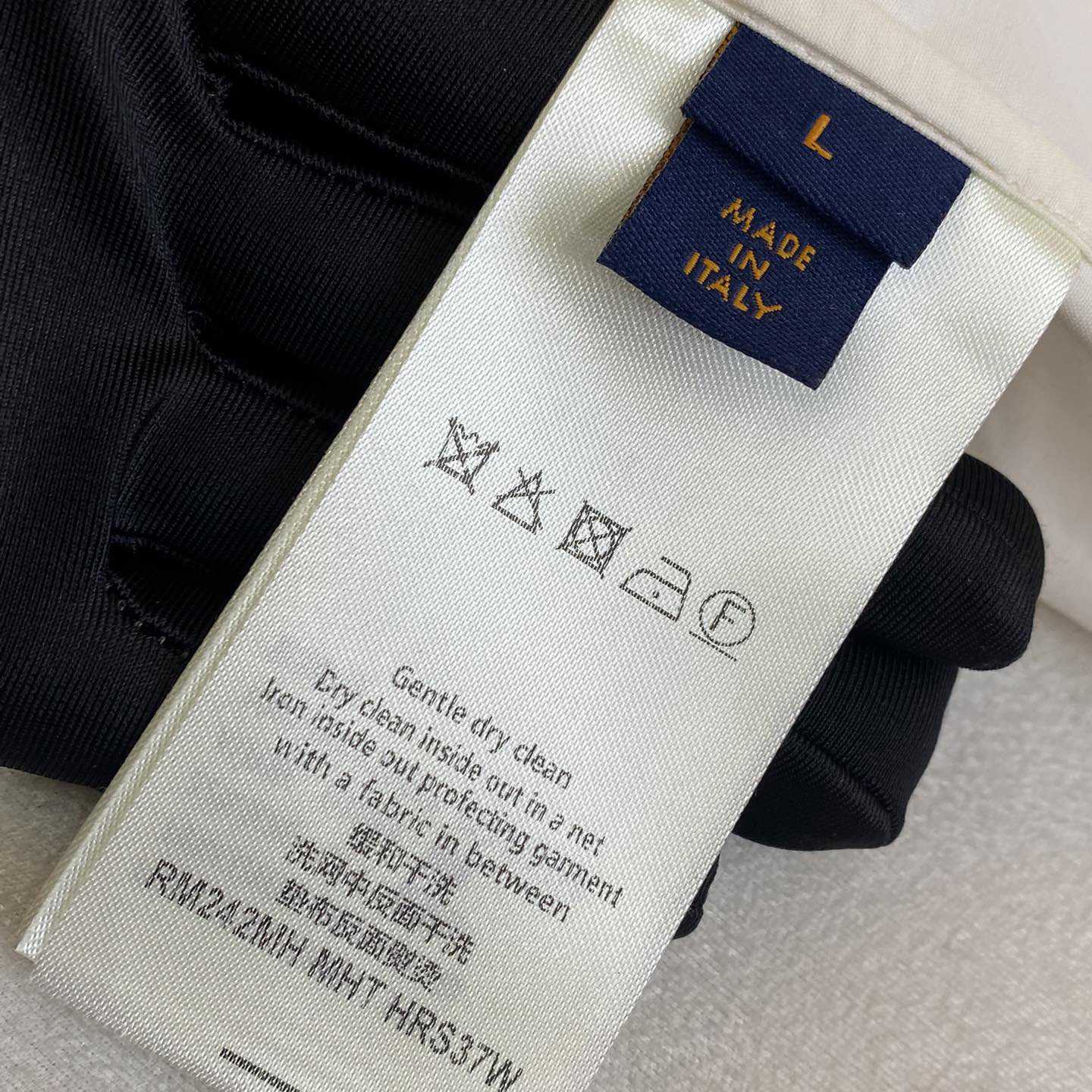 Louis Vuitton Embellished Open Collar Long-Sleeved Shirt   1AFVQQ - DesignerGu