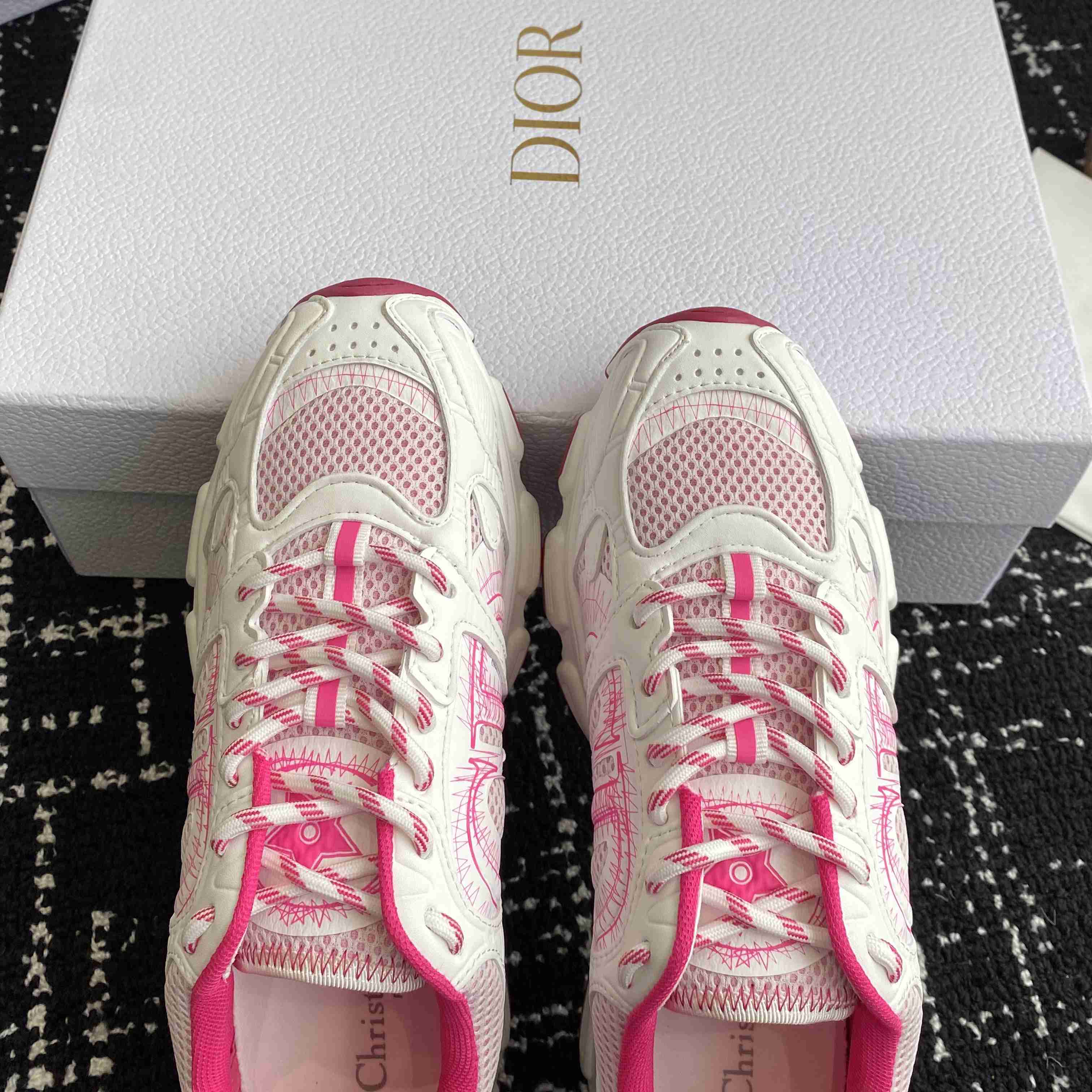 Miss Dior — Dior Chrono Sneaker  - DesignerGu