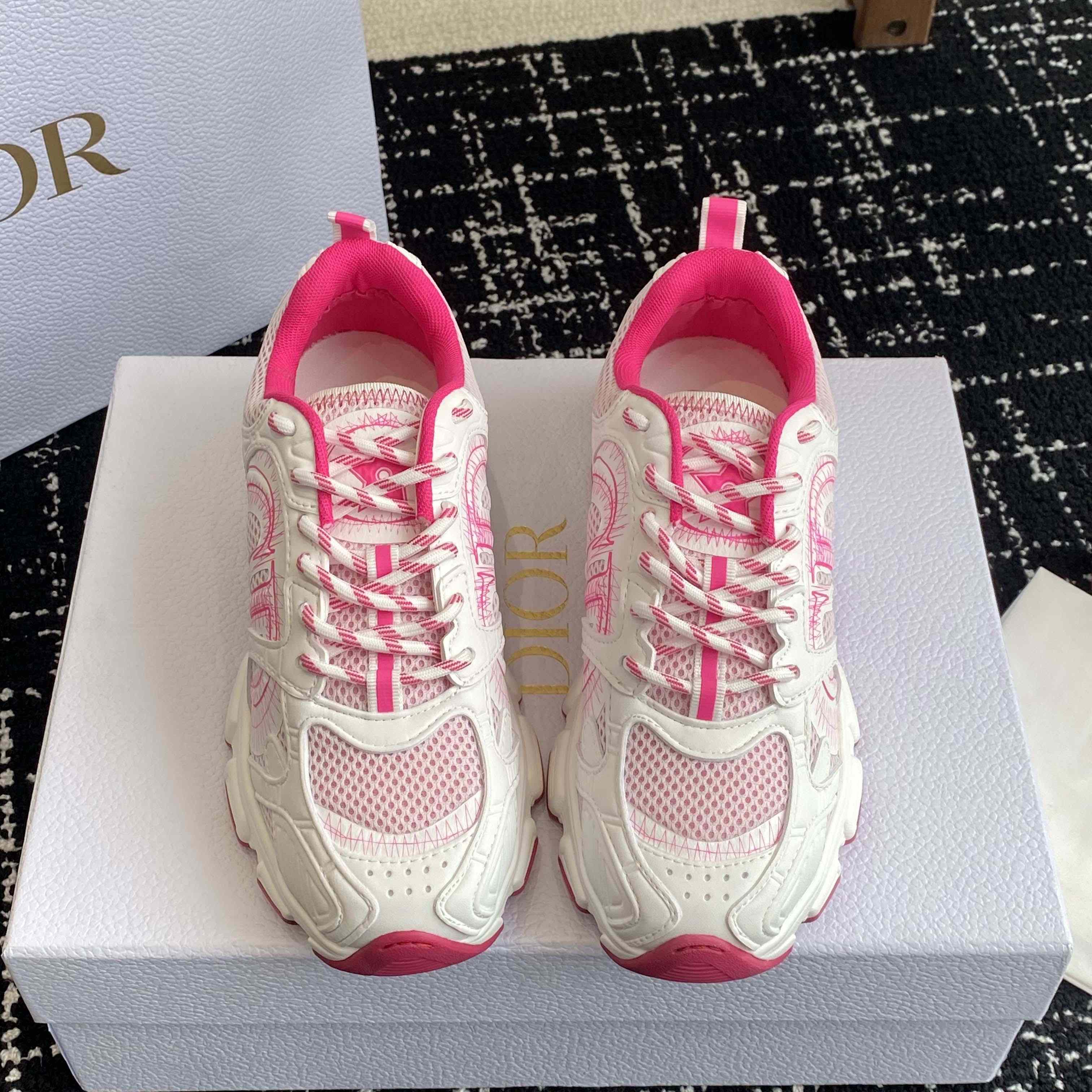 Miss Dior — Dior Chrono Sneaker  - DesignerGu