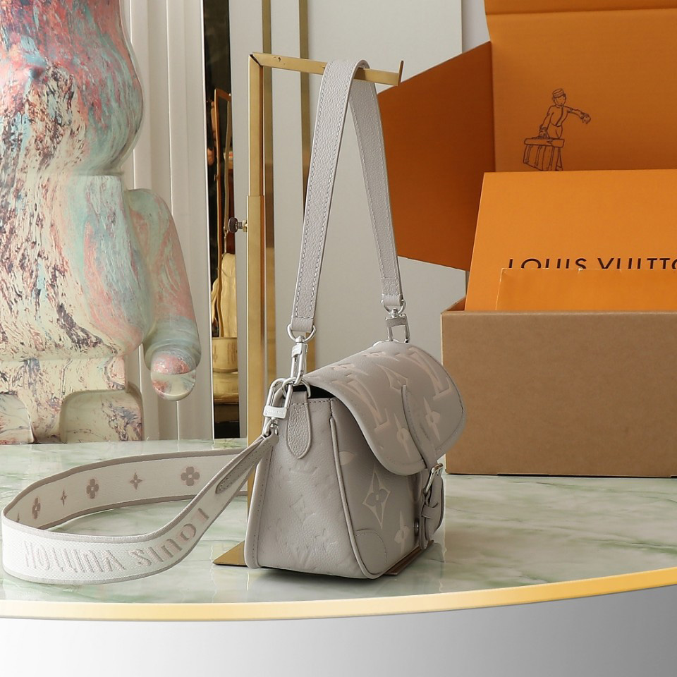 Louis Vuitton Diane   M14214 - DesignerGu