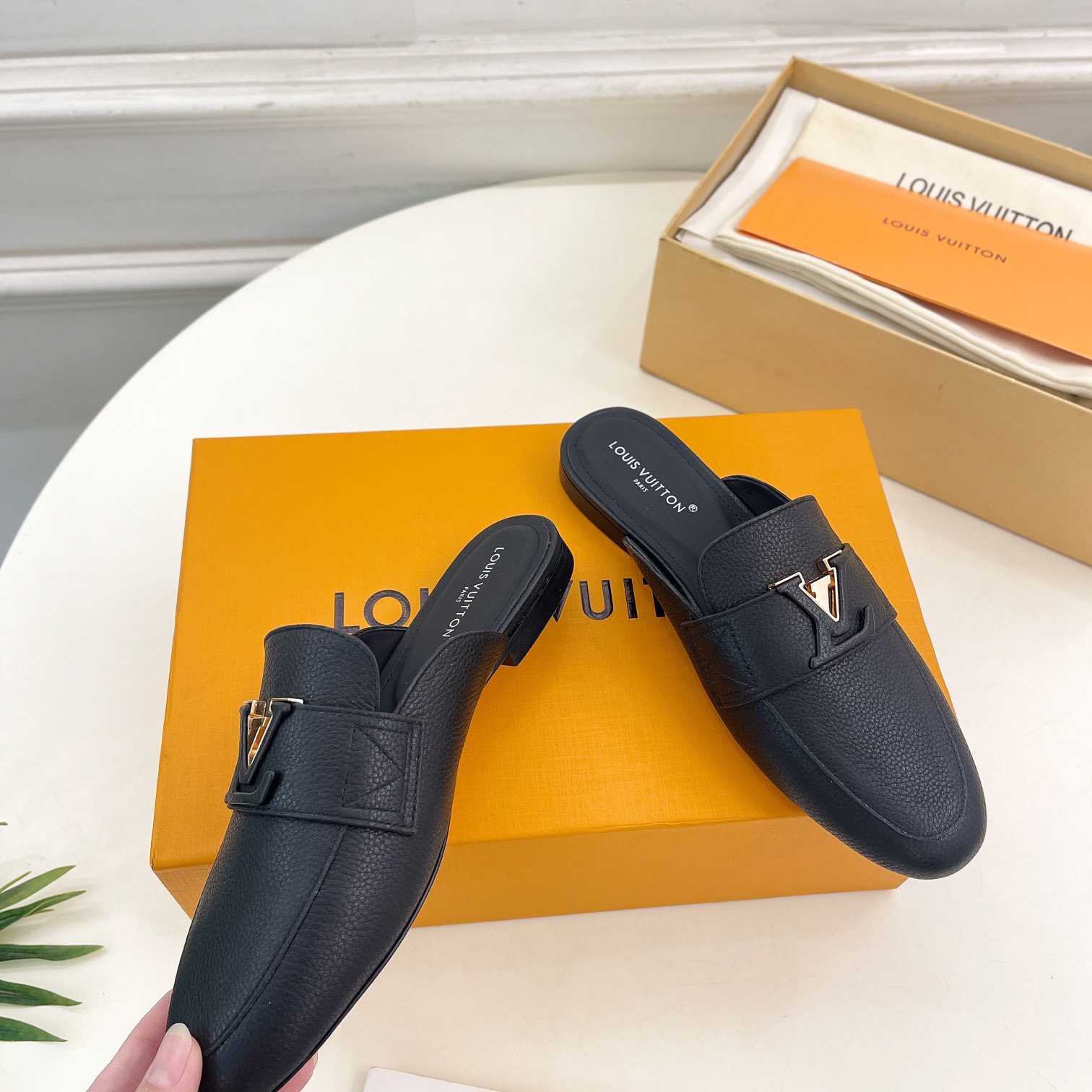 Louis Vuitton LV Capri Open Back Loafer  1AC7N3 - DesignerGu