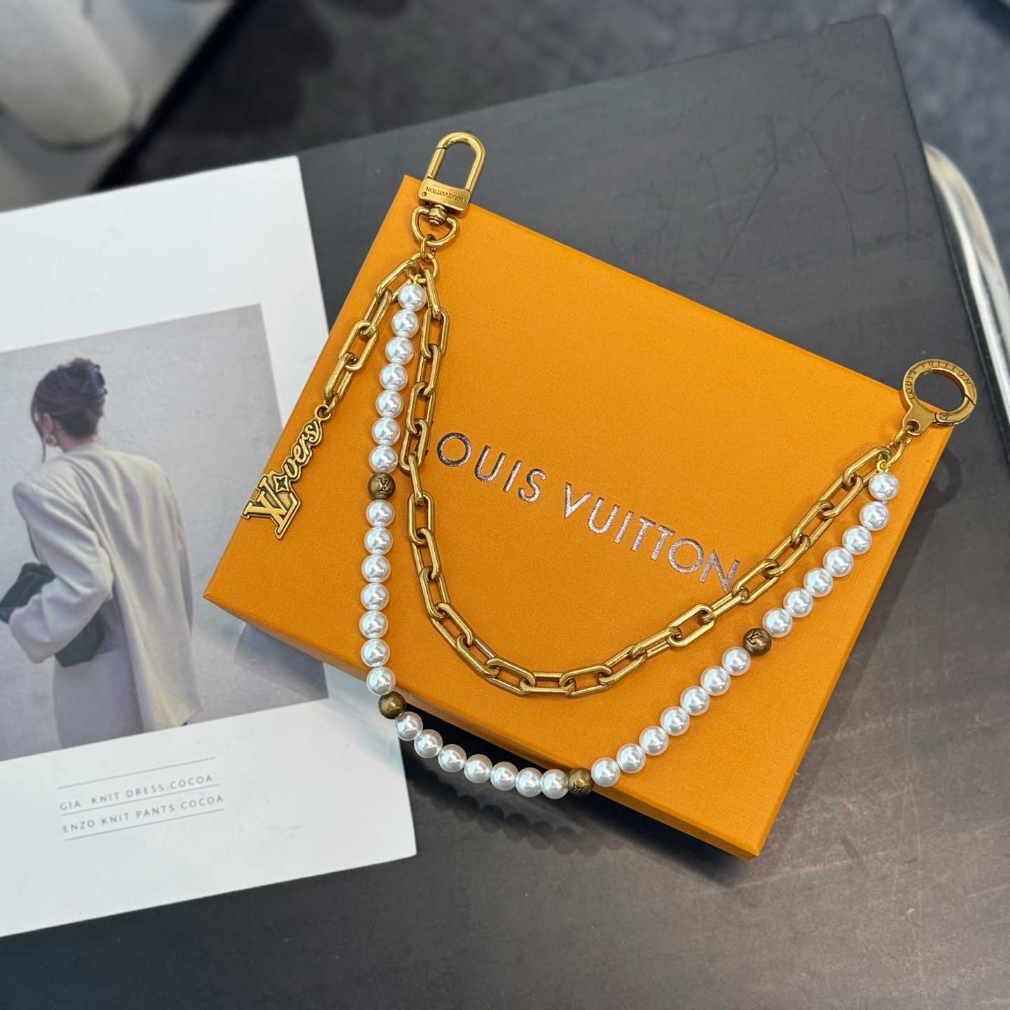 Louis Vuitton Chain Belt Pearls Bag Charm  M01689 - DesignerGu