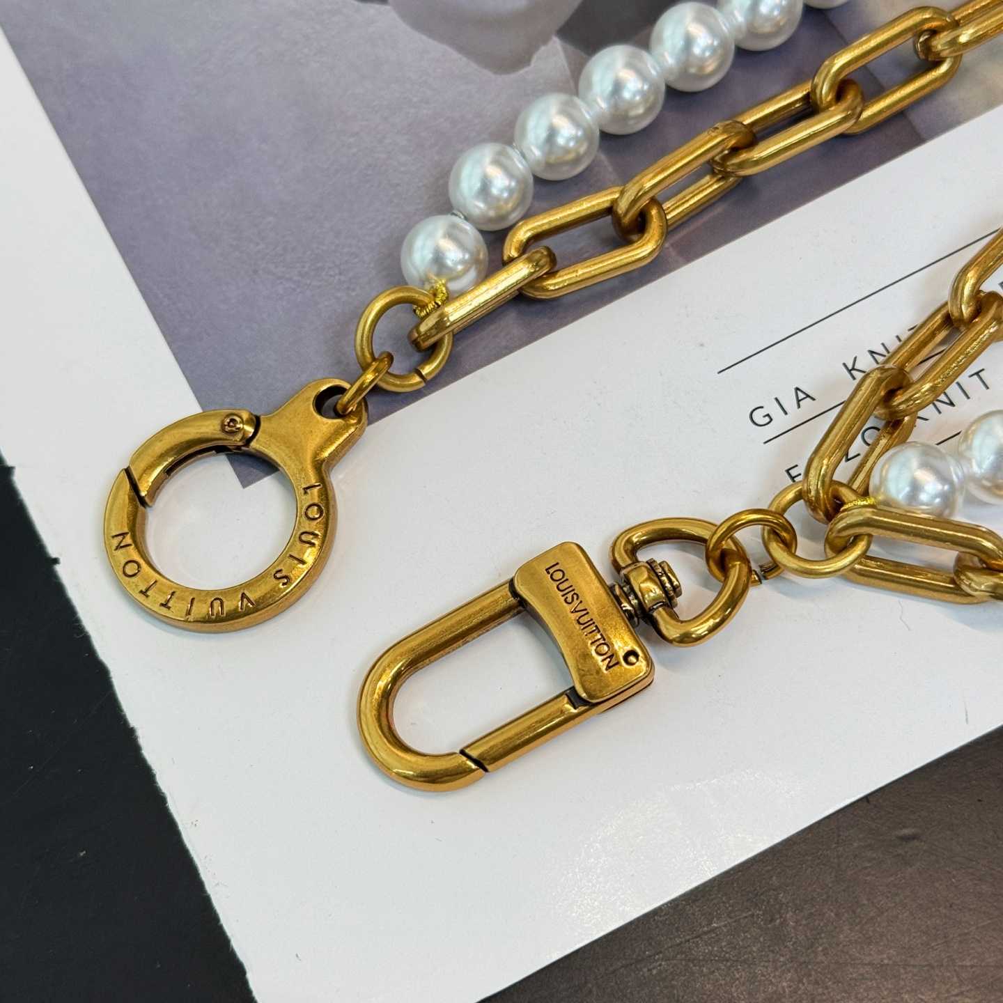 Louis Vuitton Chain Belt Pearls Bag Charm  M01689 - DesignerGu