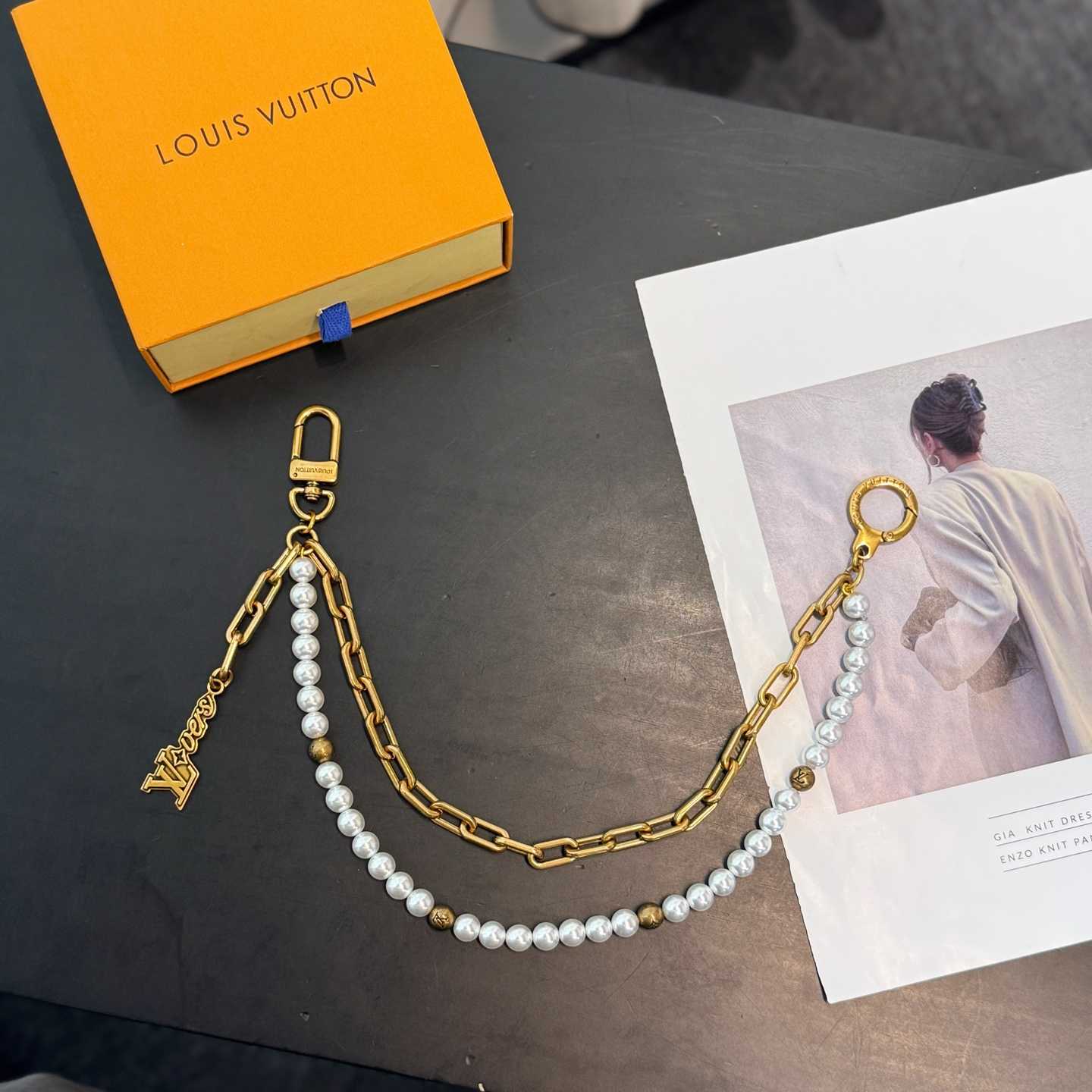 Louis Vuitton Chain Belt Pearls Bag Charm  M01689 - DesignerGu