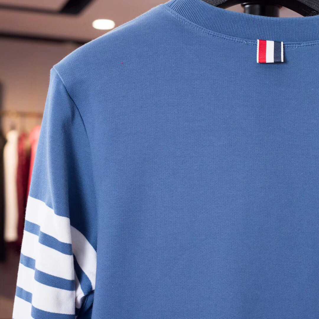 Thom Browne Stripe Sleeve Sweatshirt    TB22 - DesignerGu