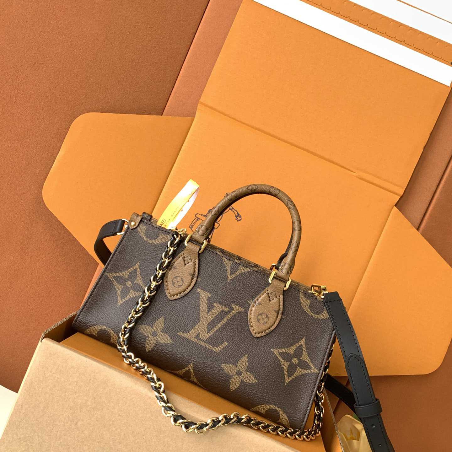 Louis Vuitton OnTheGo East West Chain  M14236 - DesignerGu