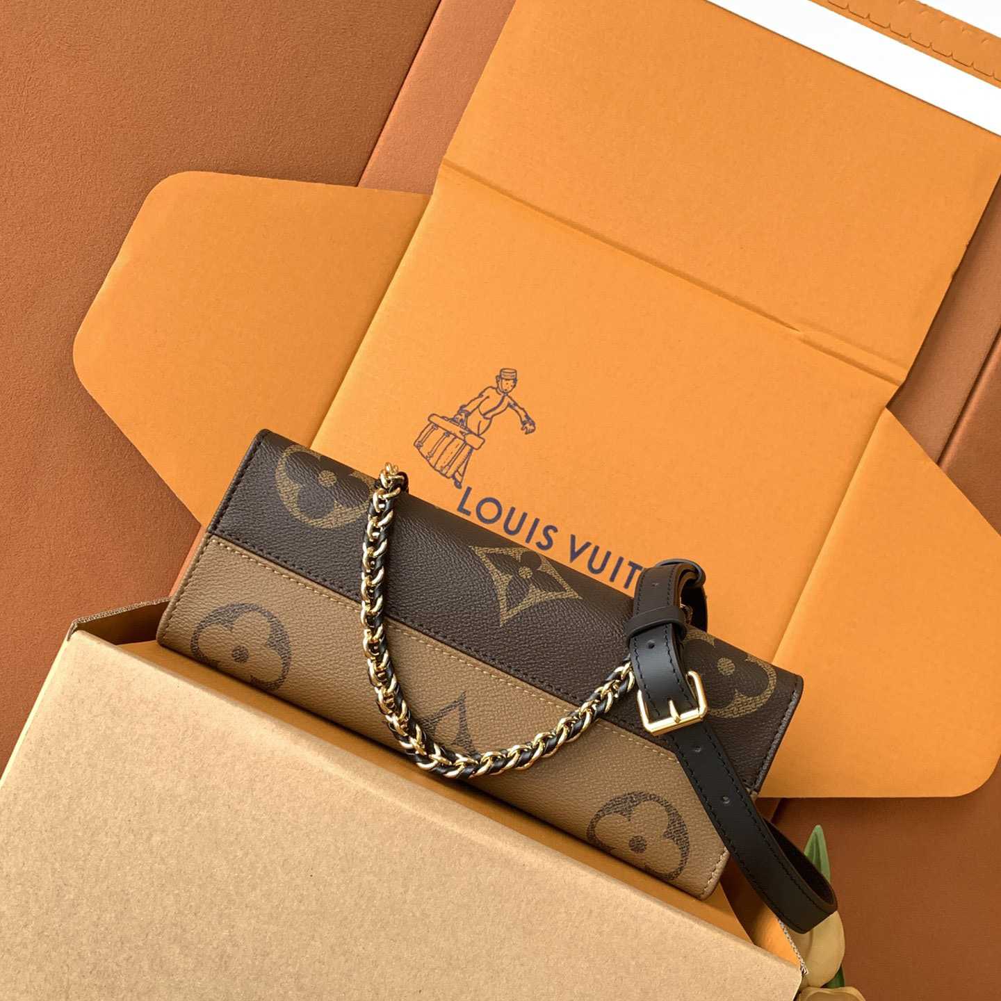 Louis Vuitton OnTheGo East West Chain  M14236 - DesignerGu