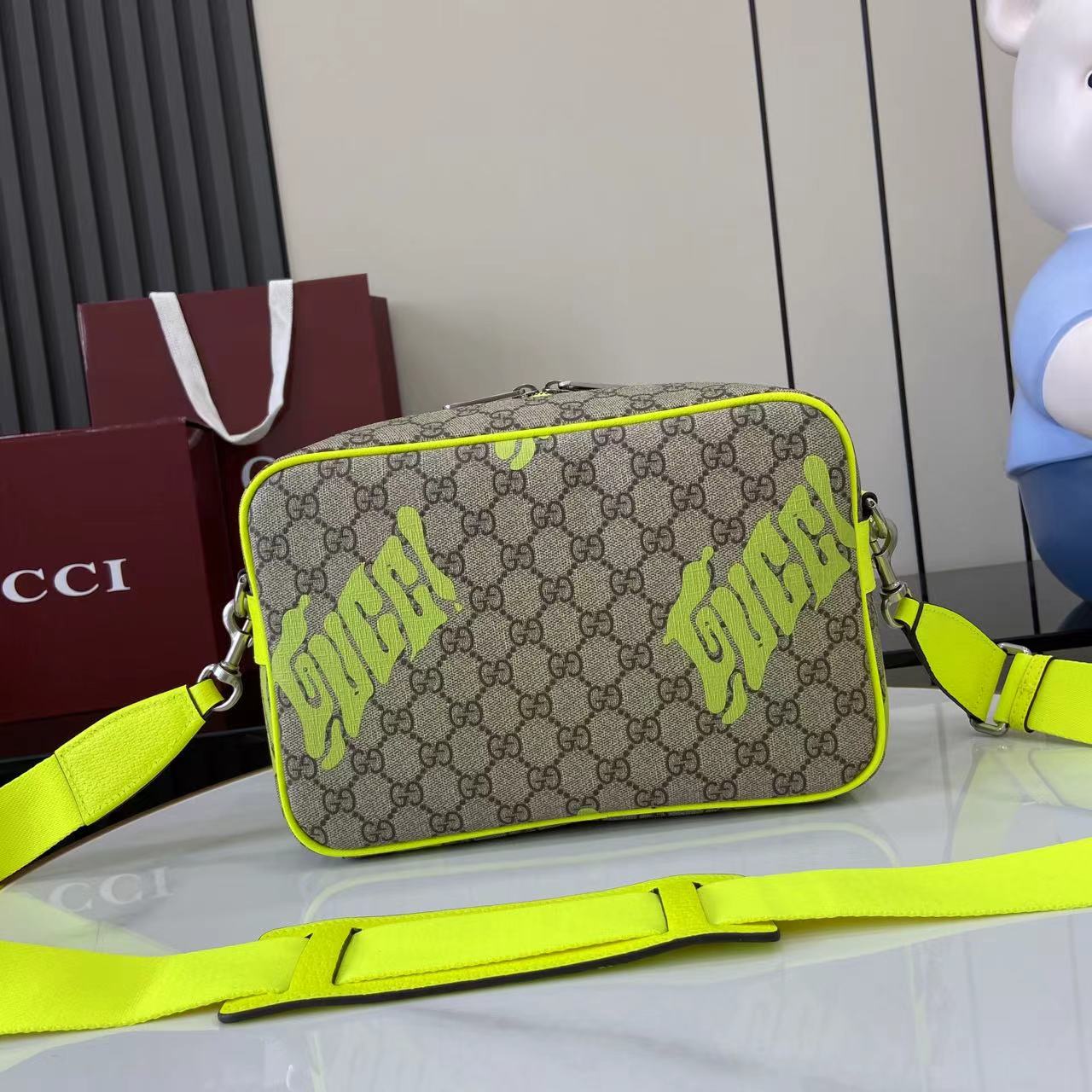 Gucci Medium Crossbody Bag With Print - DesignerGu