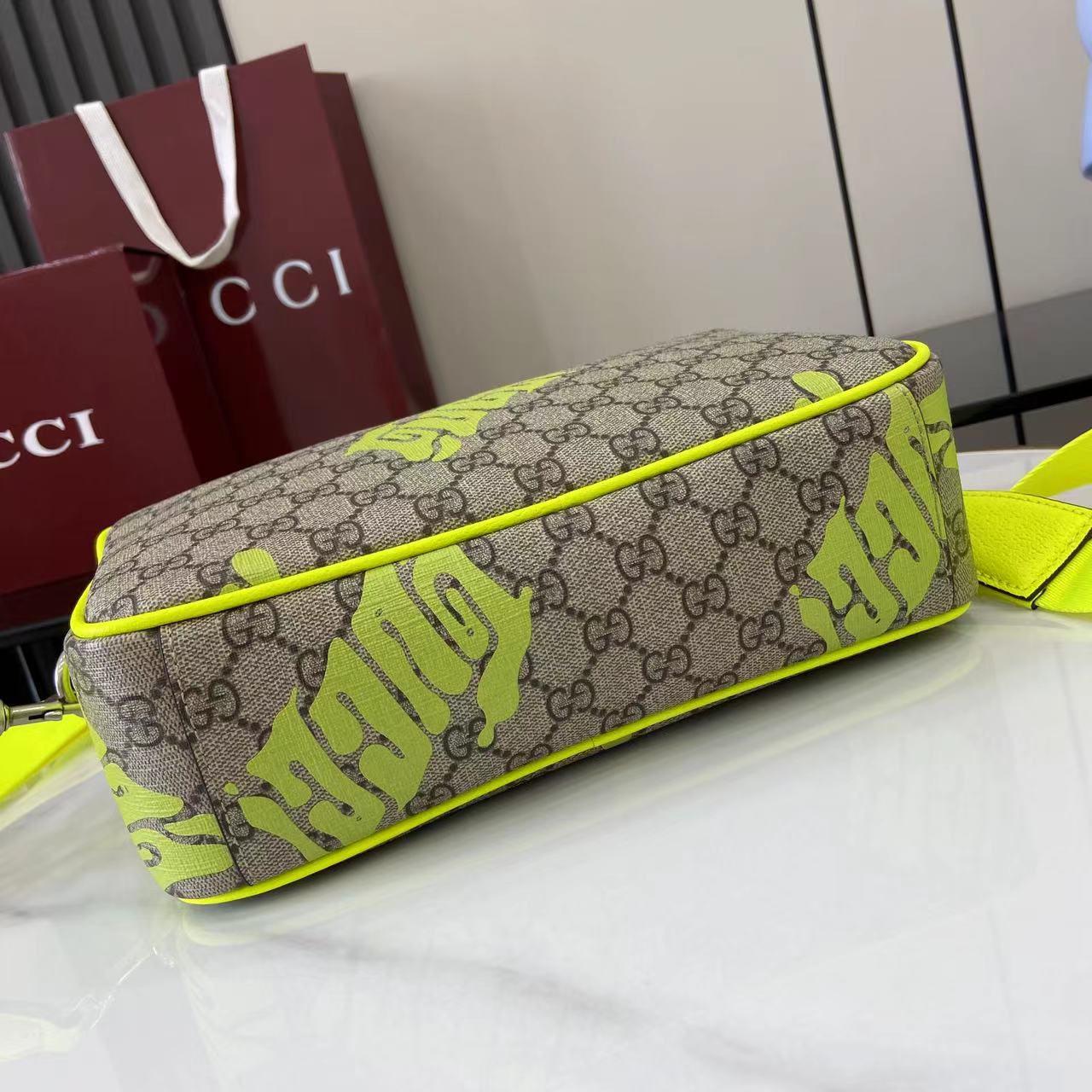 Gucci Medium Crossbody Bag With Print - DesignerGu