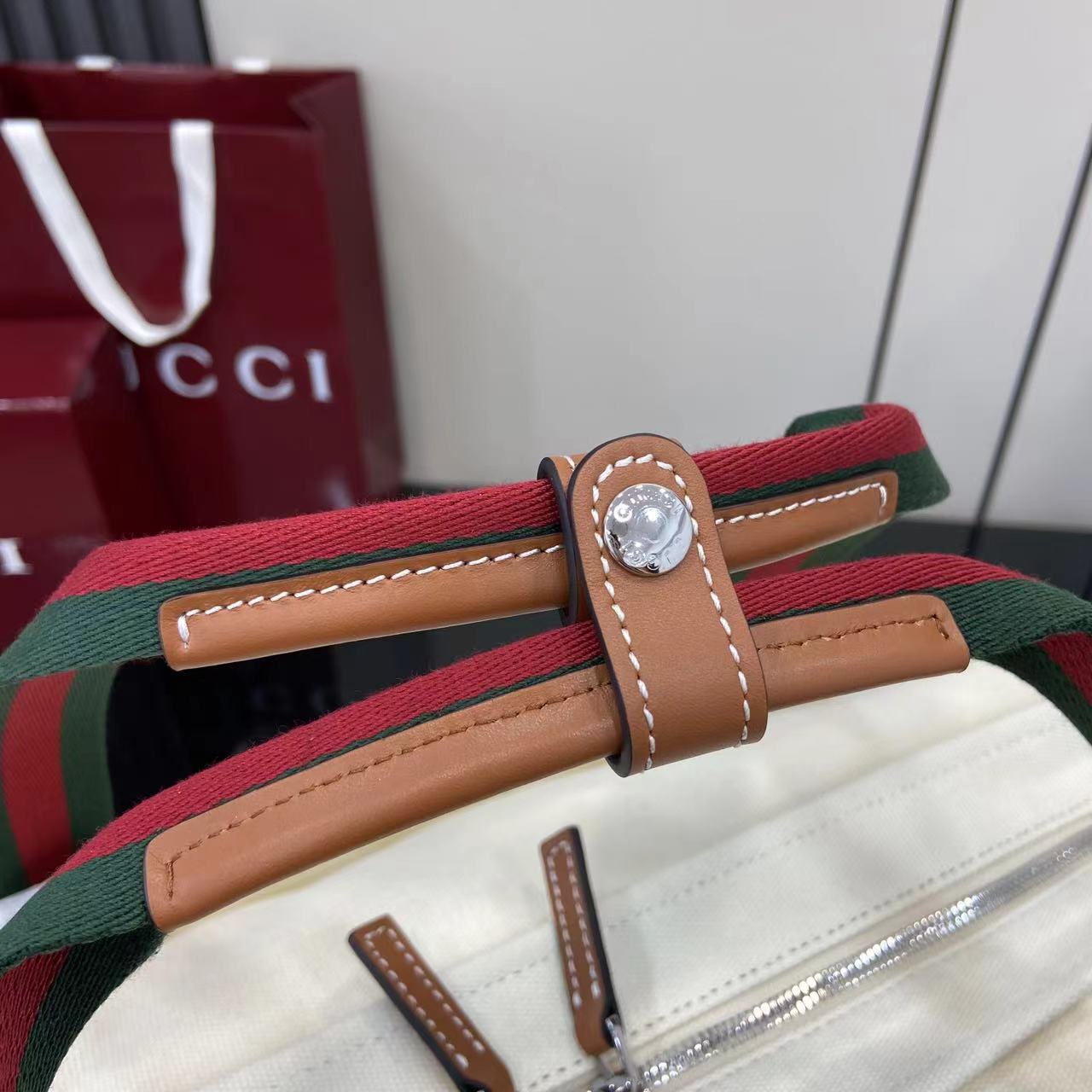 Gucci Printed Canvas Large Tote Bag - DesignerGu