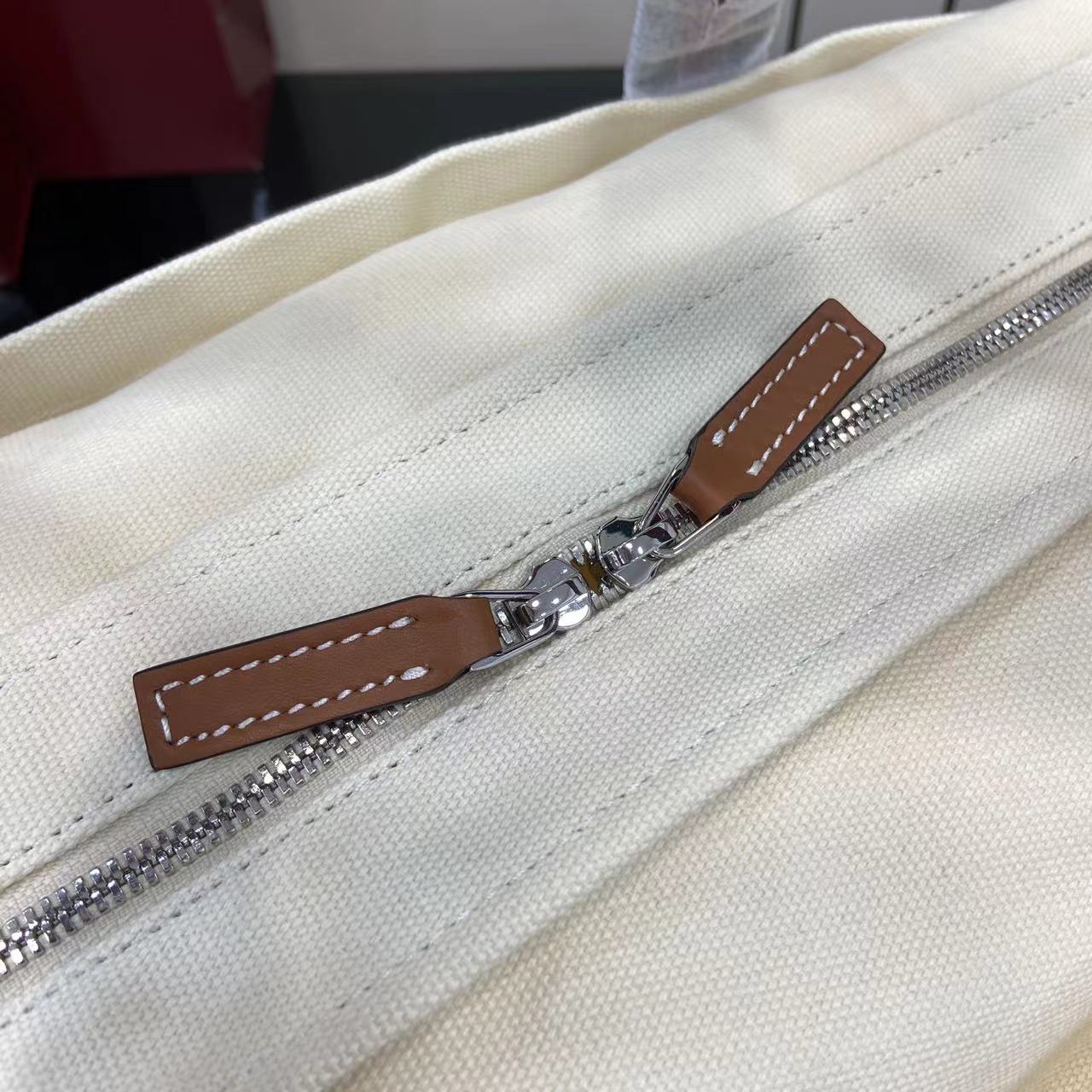 Gucci Printed Canvas Large Tote Bag - DesignerGu