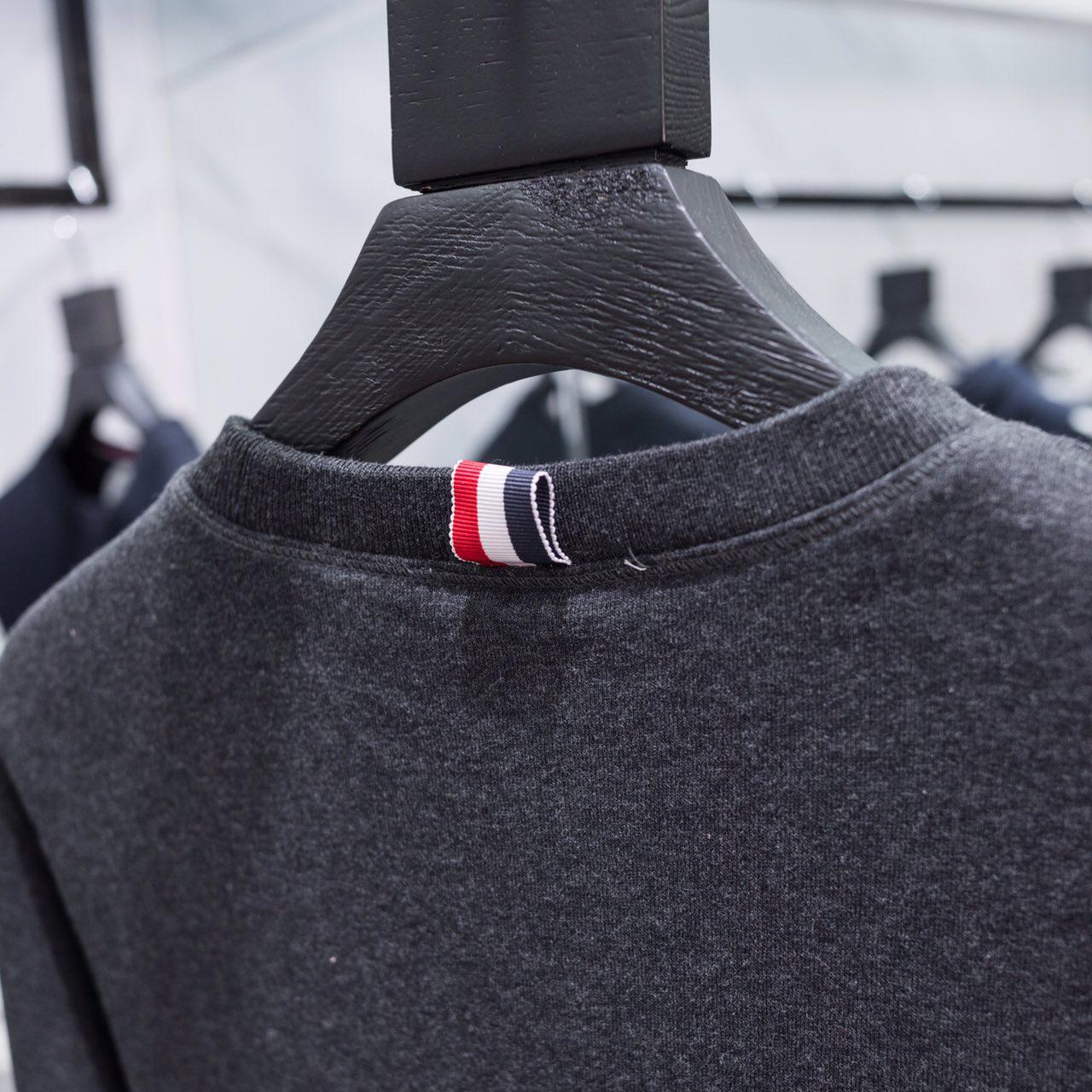 Thom Browne Stripe Sleeve Sweatshirt    TB22 - DesignerGu