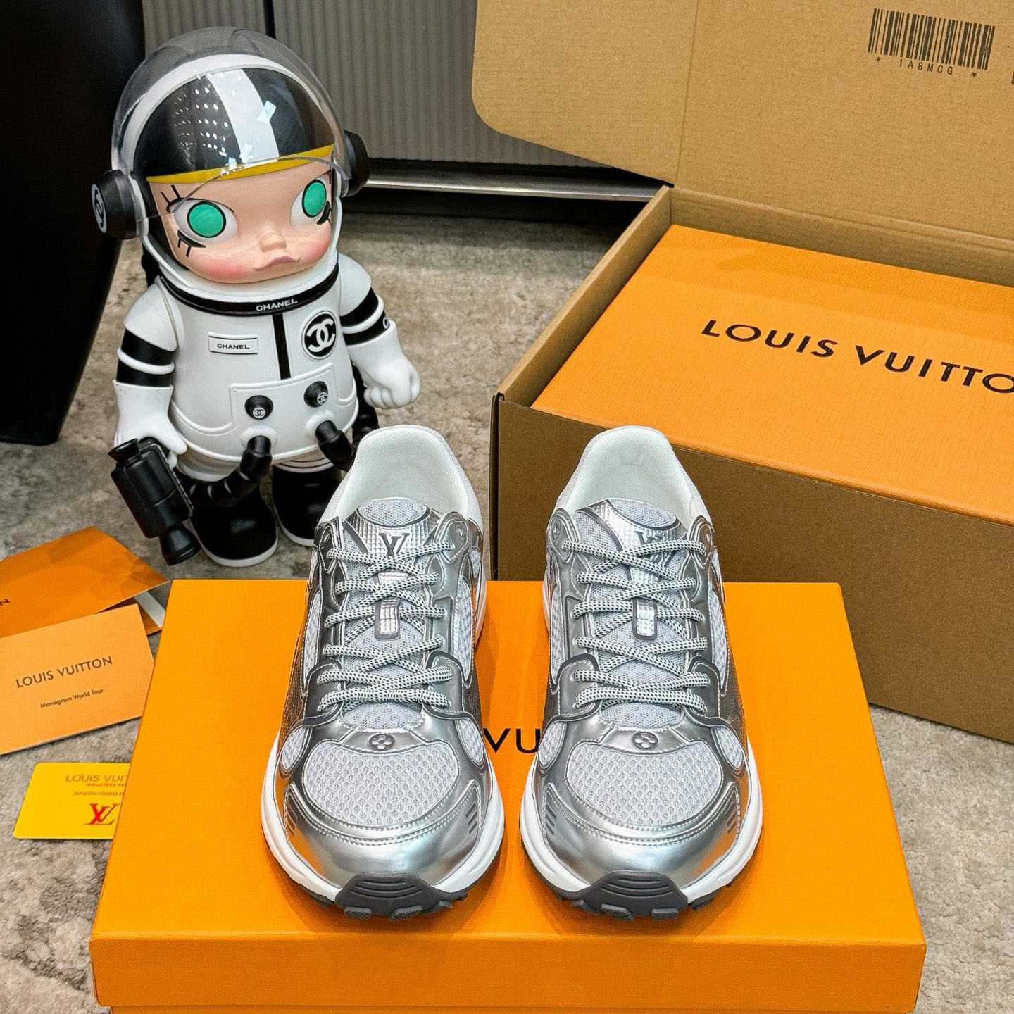 Louis Vuitton LV Olympia Sneaker   1AHOI1 - DesignerGu