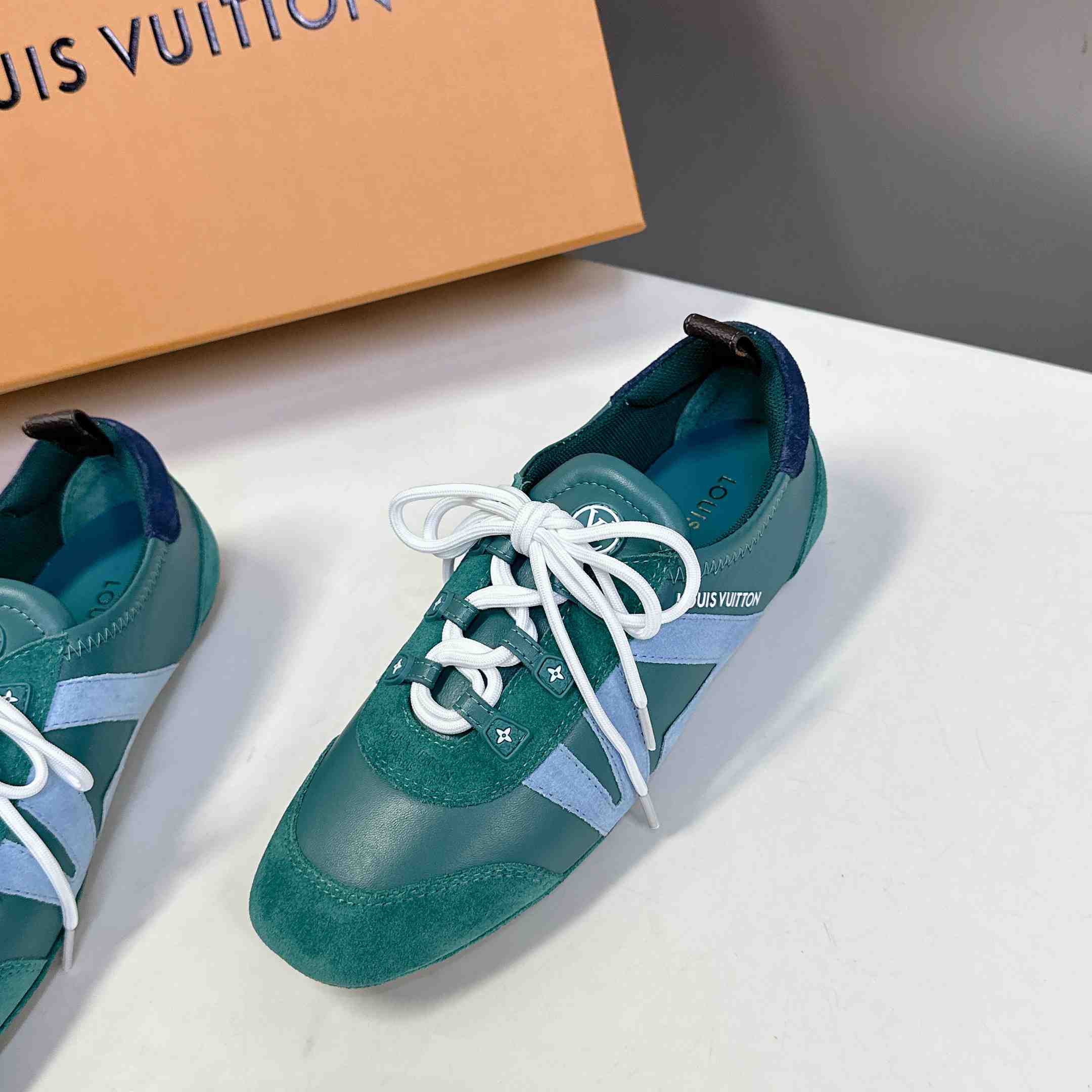 Louis Vuitton LV Sneakerina   1AHNE2 - DesignerGu