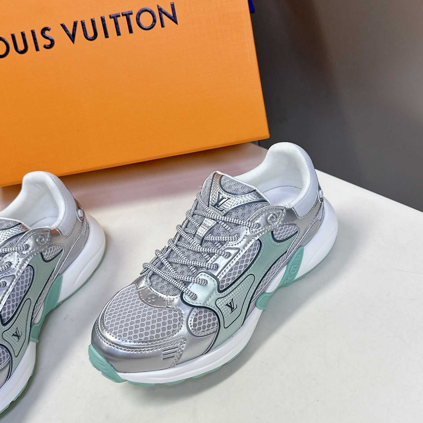 Louis Vuitton LV Olympia Sneaker   1AHOLN - DesignerGu