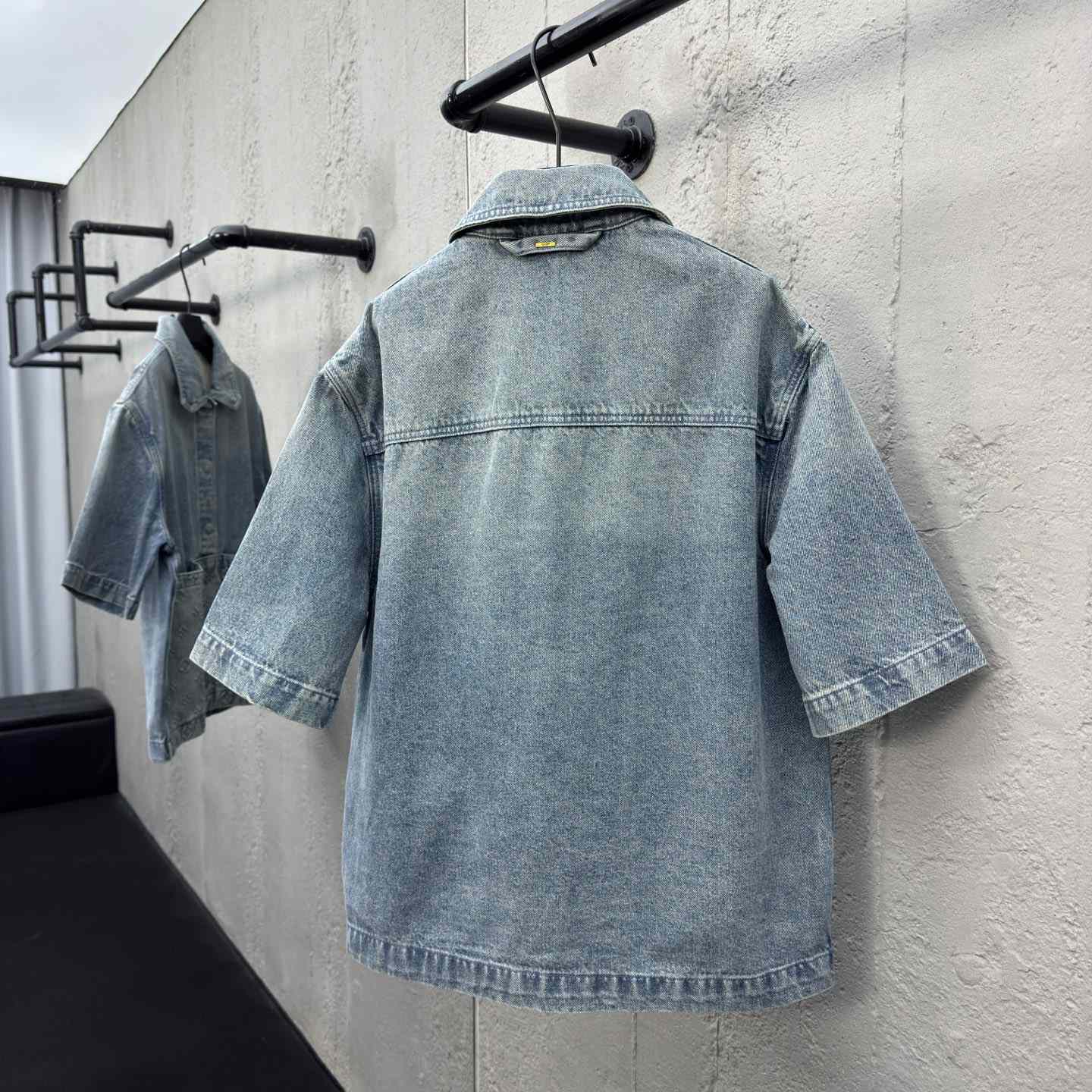Louis Vuitton Short-Sleeved Denim Workwear Shirt  1ABLDG - DesignerGu