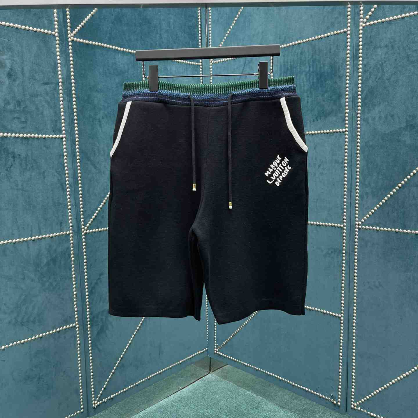 Louis Vuitton Cotton Jersey College Shorts    1AGTR9 - DesignerGu