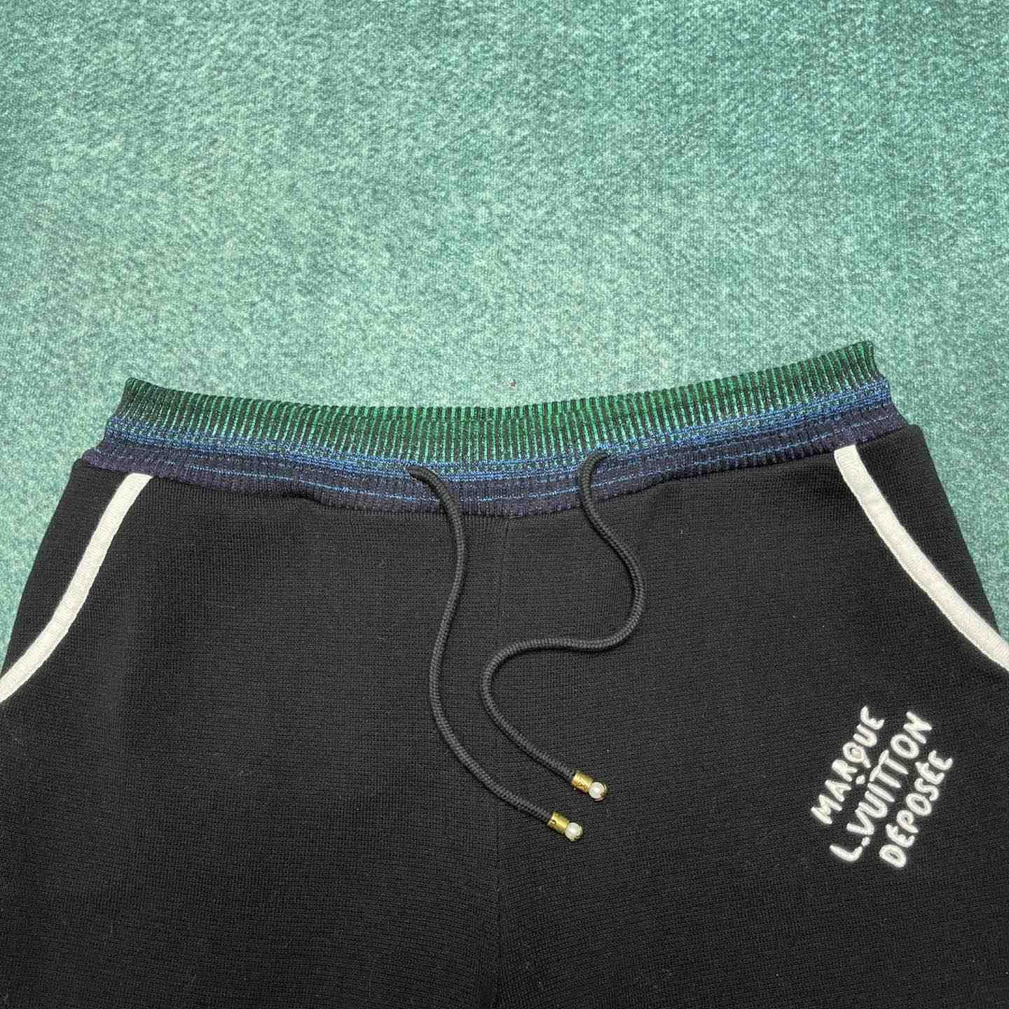 Louis Vuitton Cotton Jersey College Shorts    1AGTR9 - DesignerGu