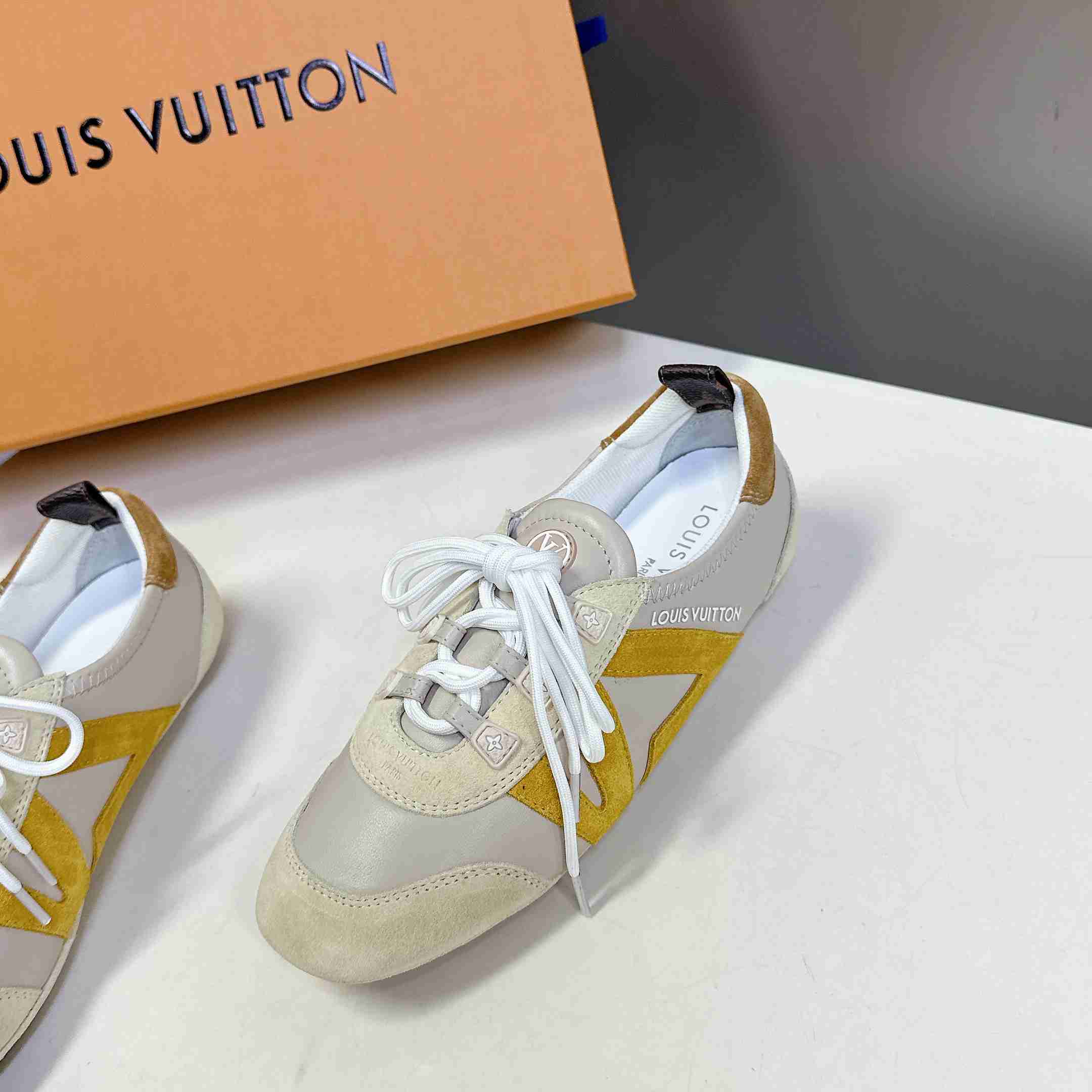 Louis Vuitton LV Sneakerina   1AHNEY - DesignerGu