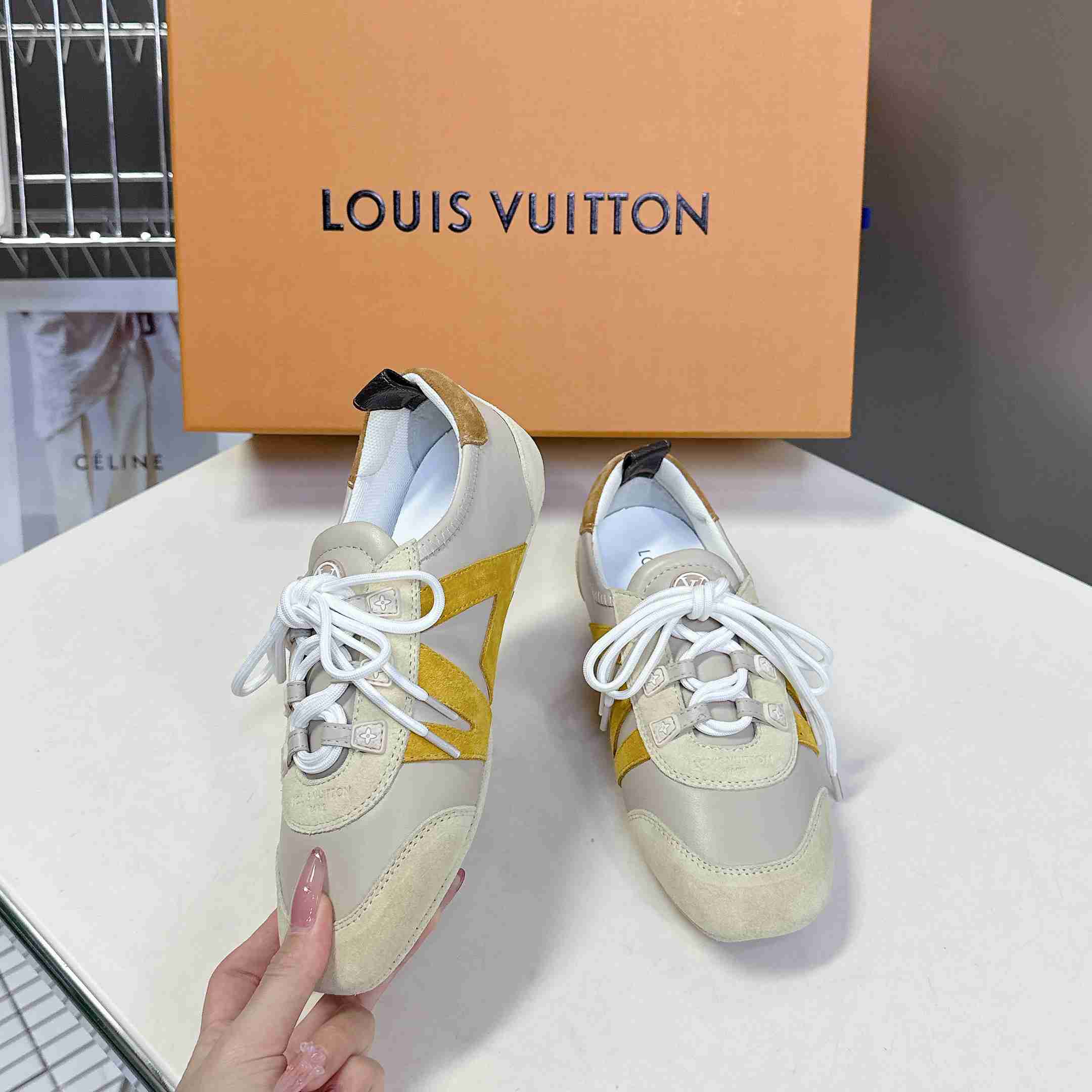 Louis Vuitton LV Sneakerina   1AHNEY - DesignerGu