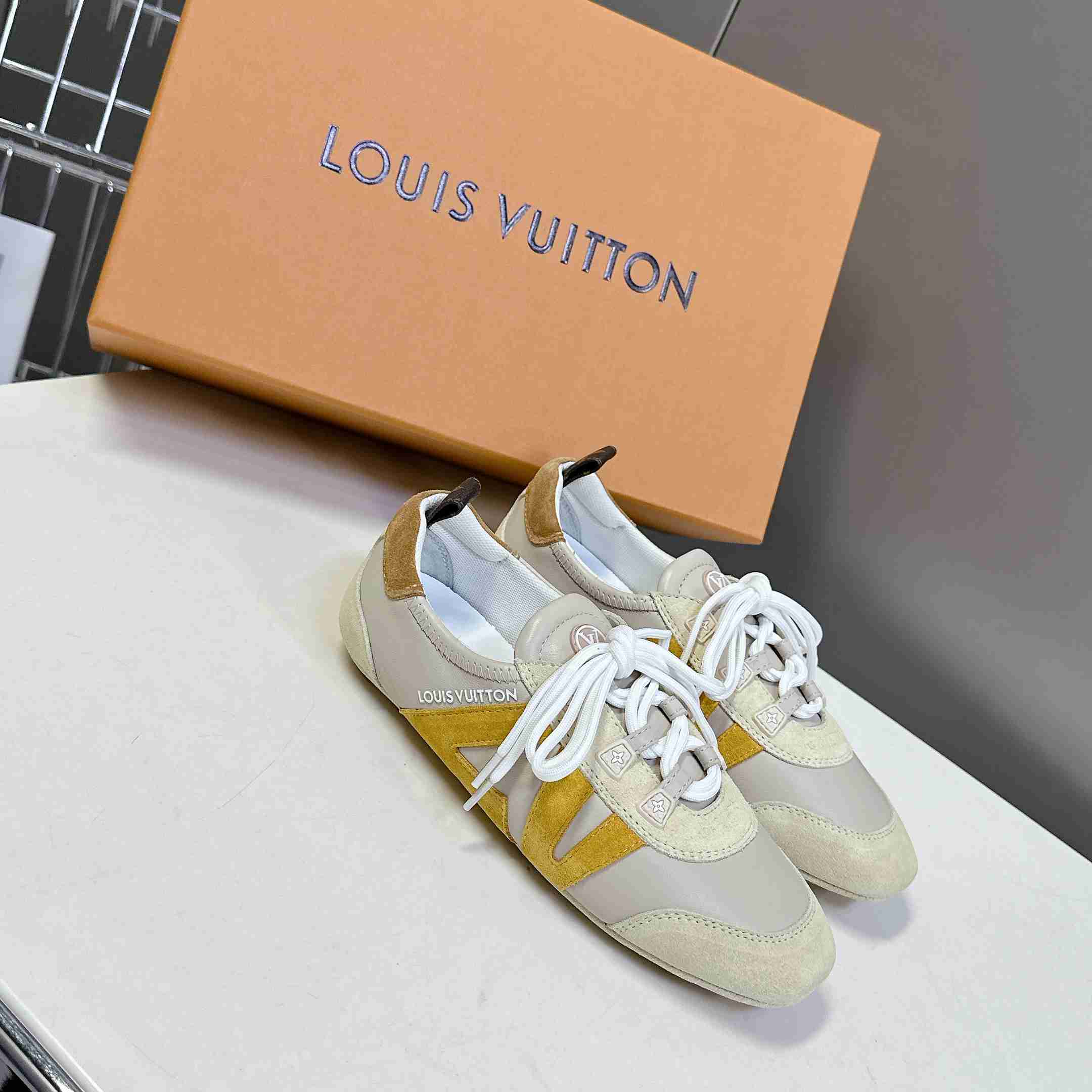 Louis Vuitton LV Sneakerina   1AHNEY - DesignerGu